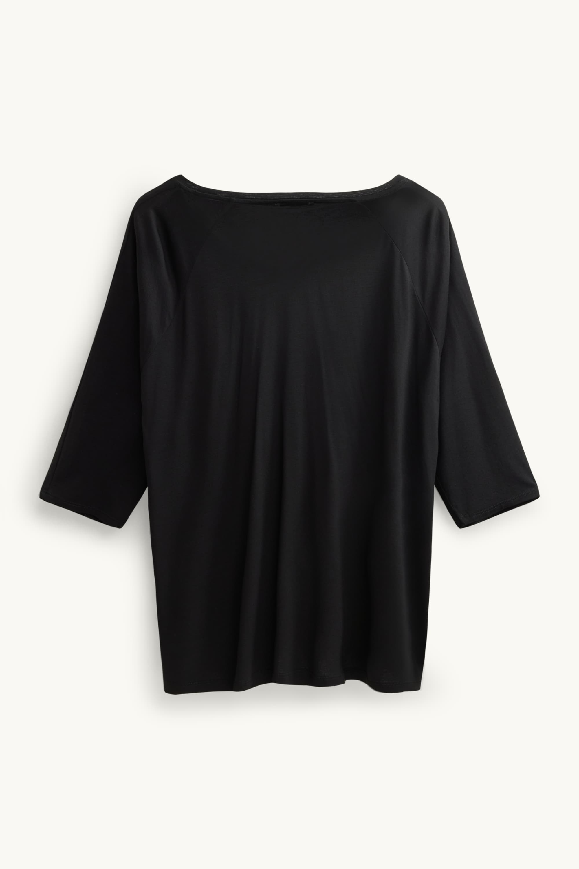 T-shirt black