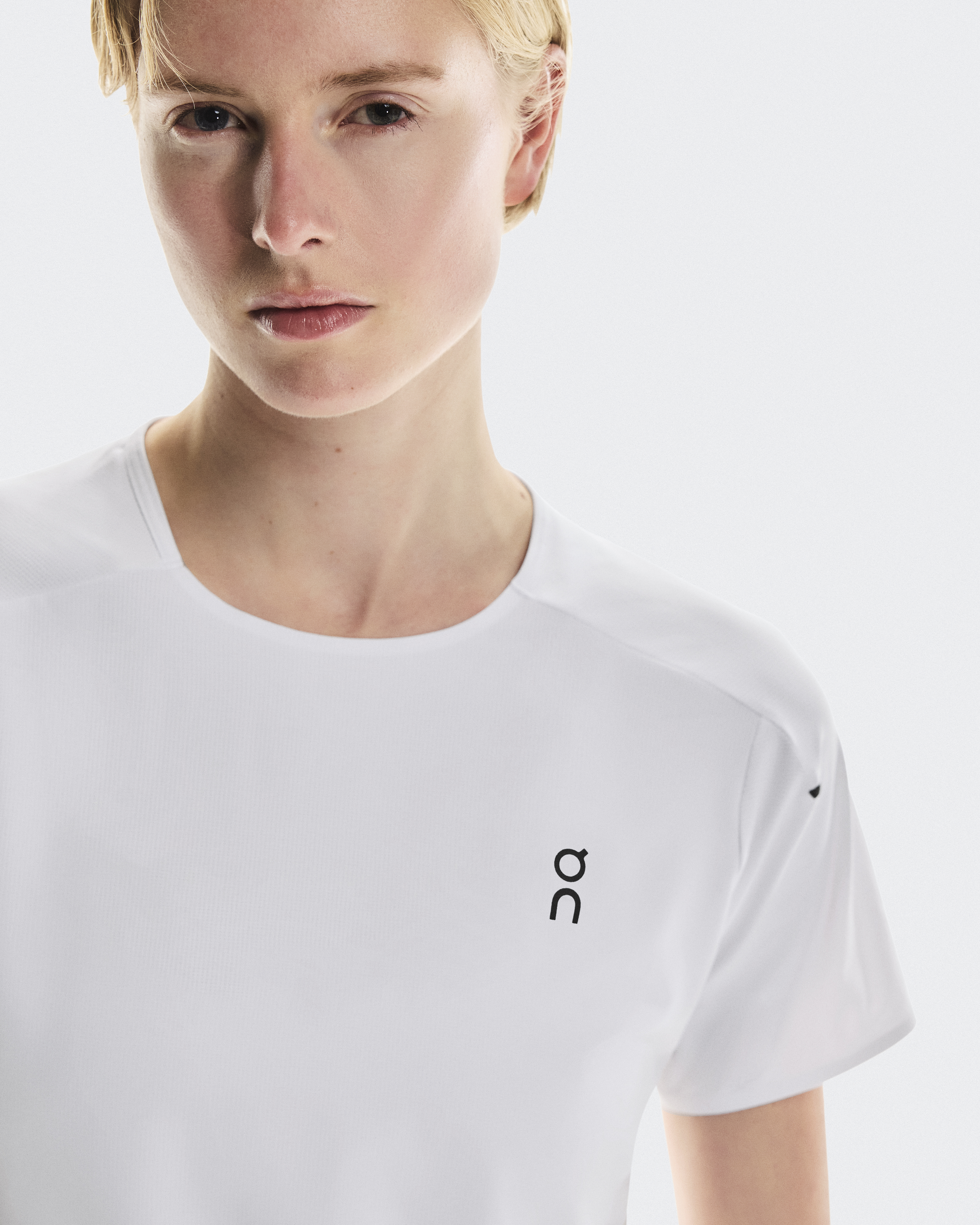 Performance-T - White | Silver