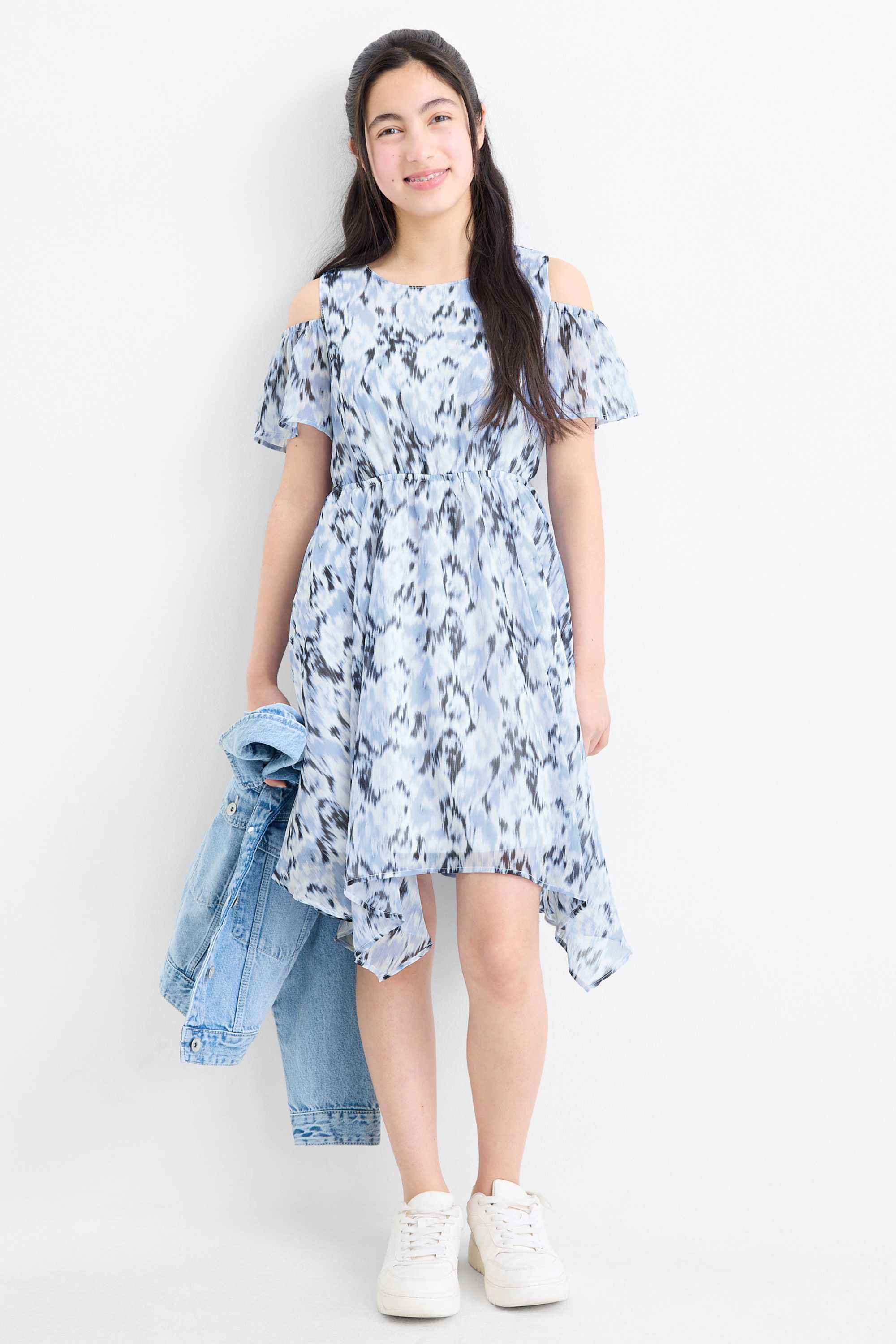Dress - patterned white / blue