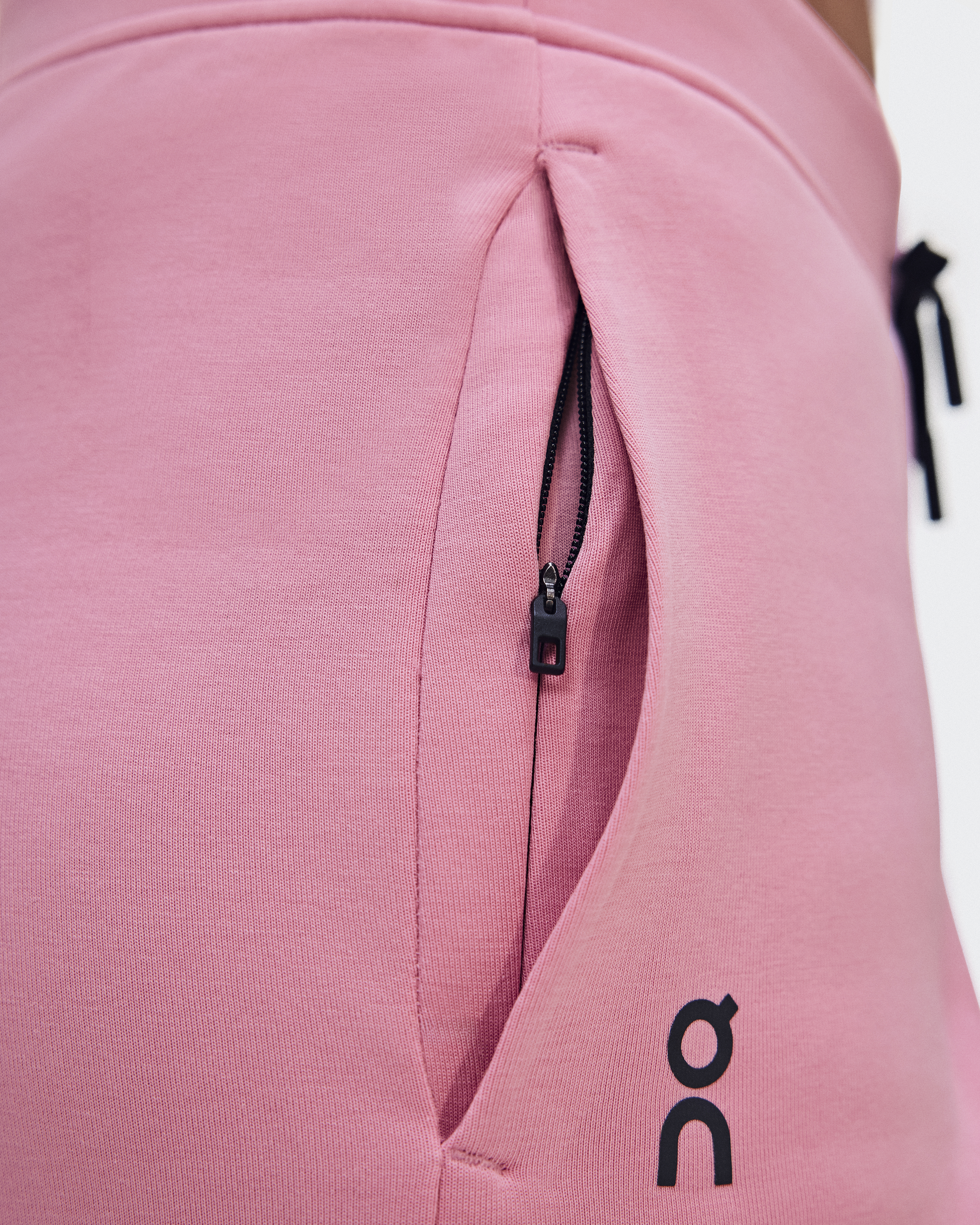Focus Tech Sweatpants - Magnolia