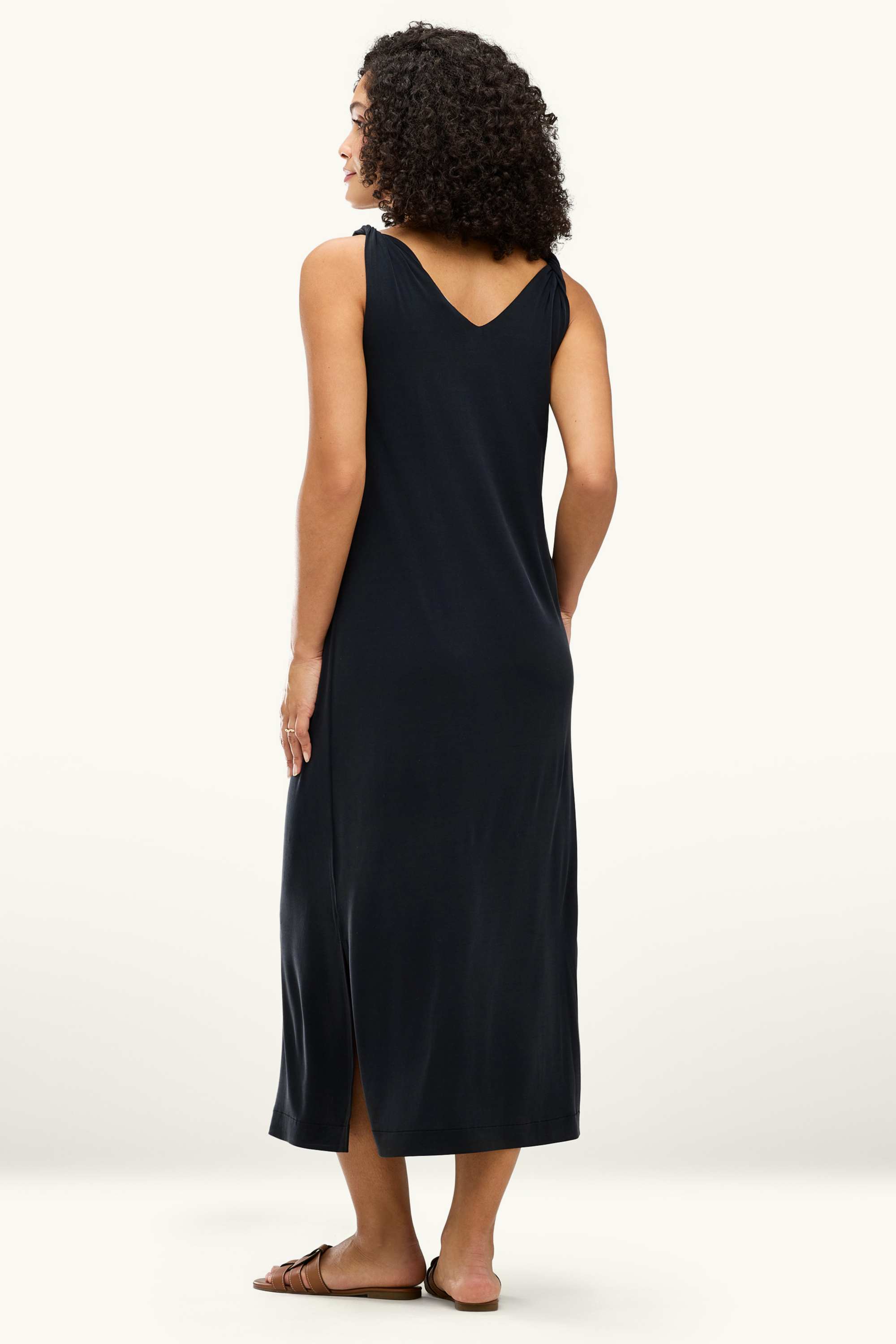V-neck dress - straight fit black