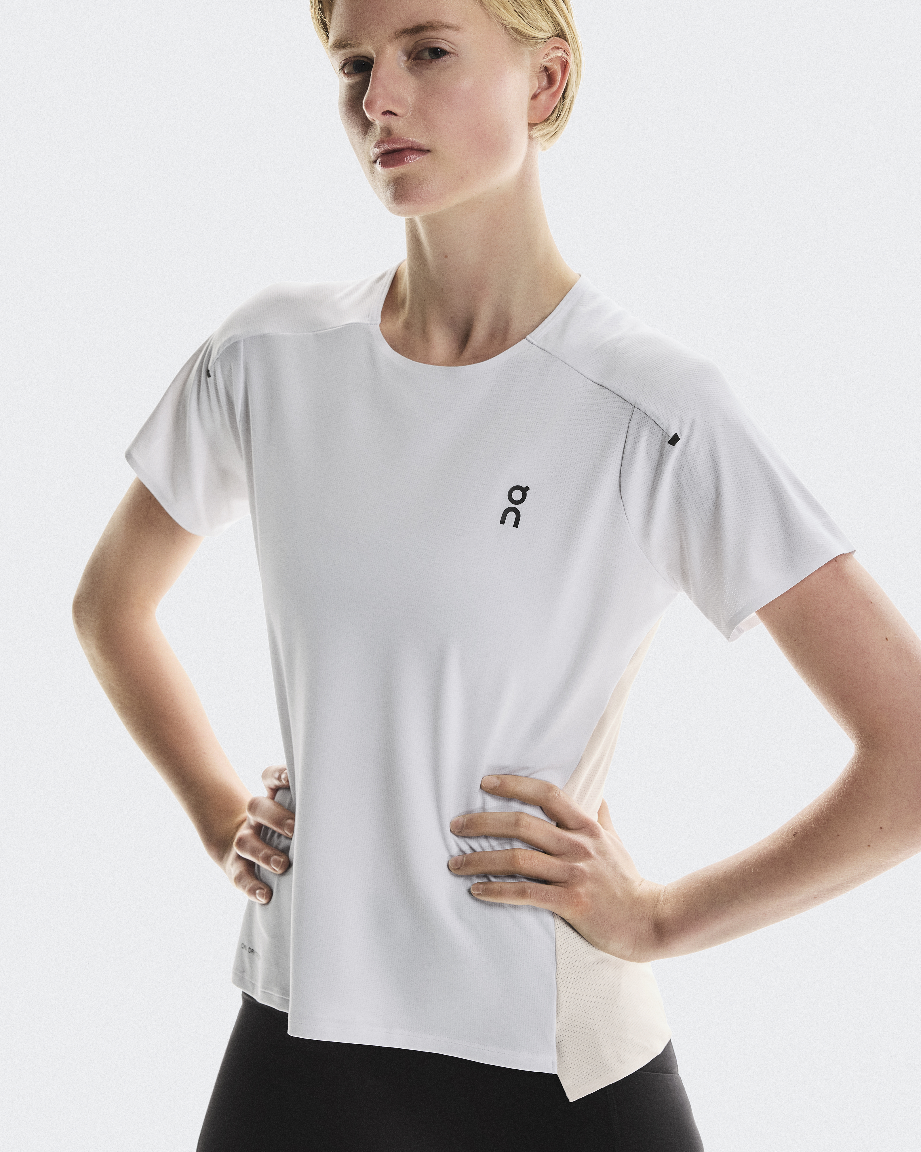 Performance-T - White | Silver