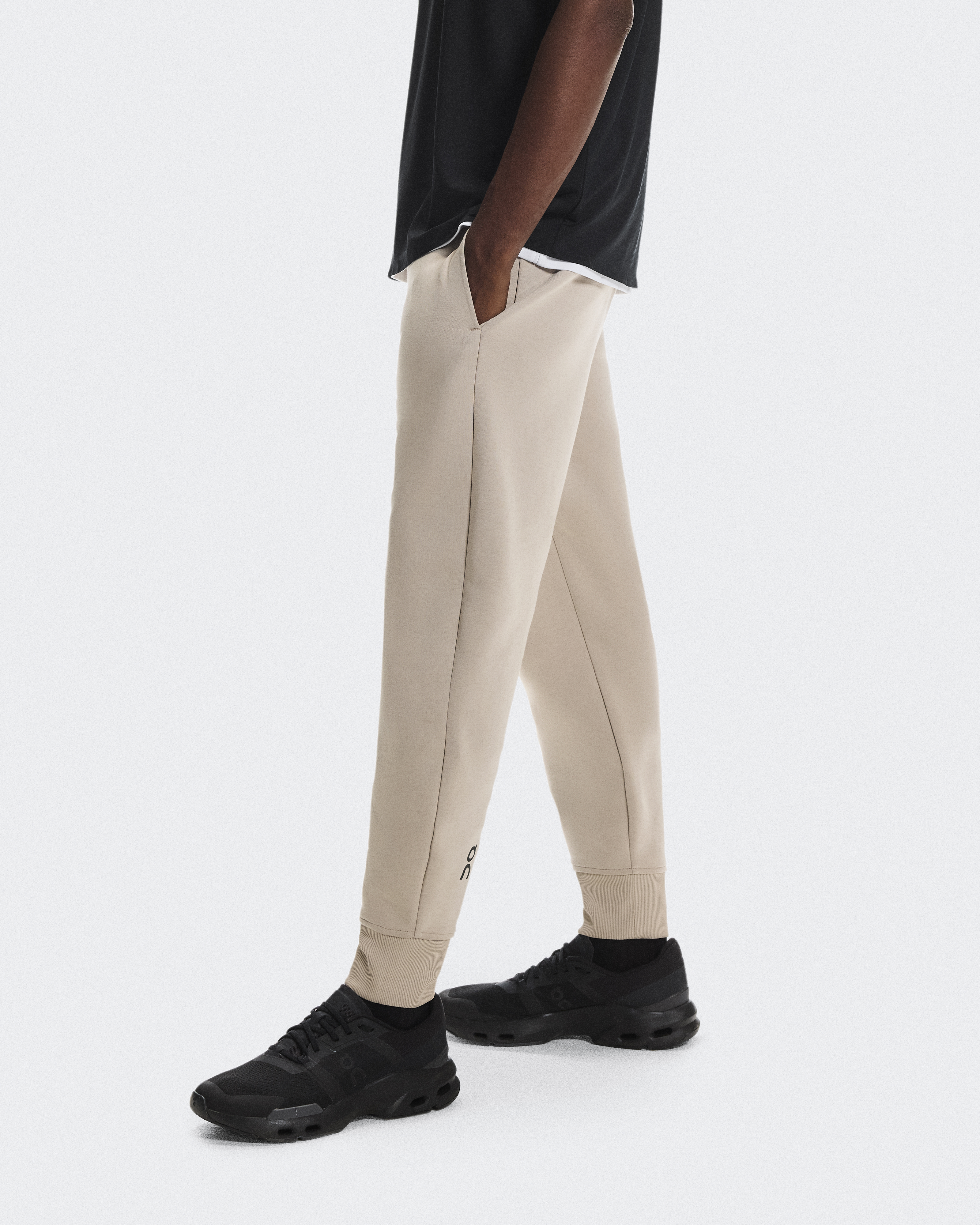 Focus Tech Sweatpants - Desert