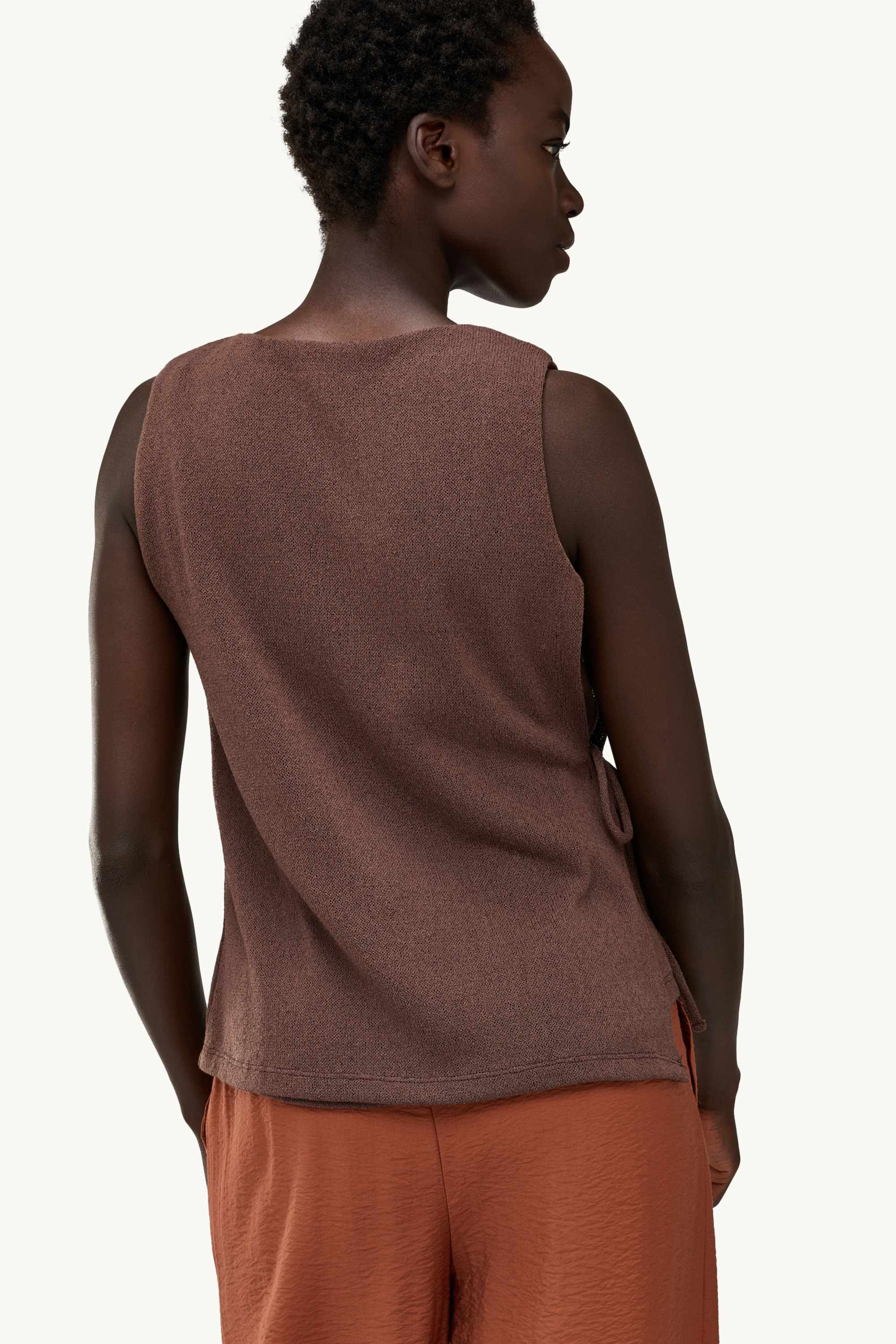 Knitted top dark brown