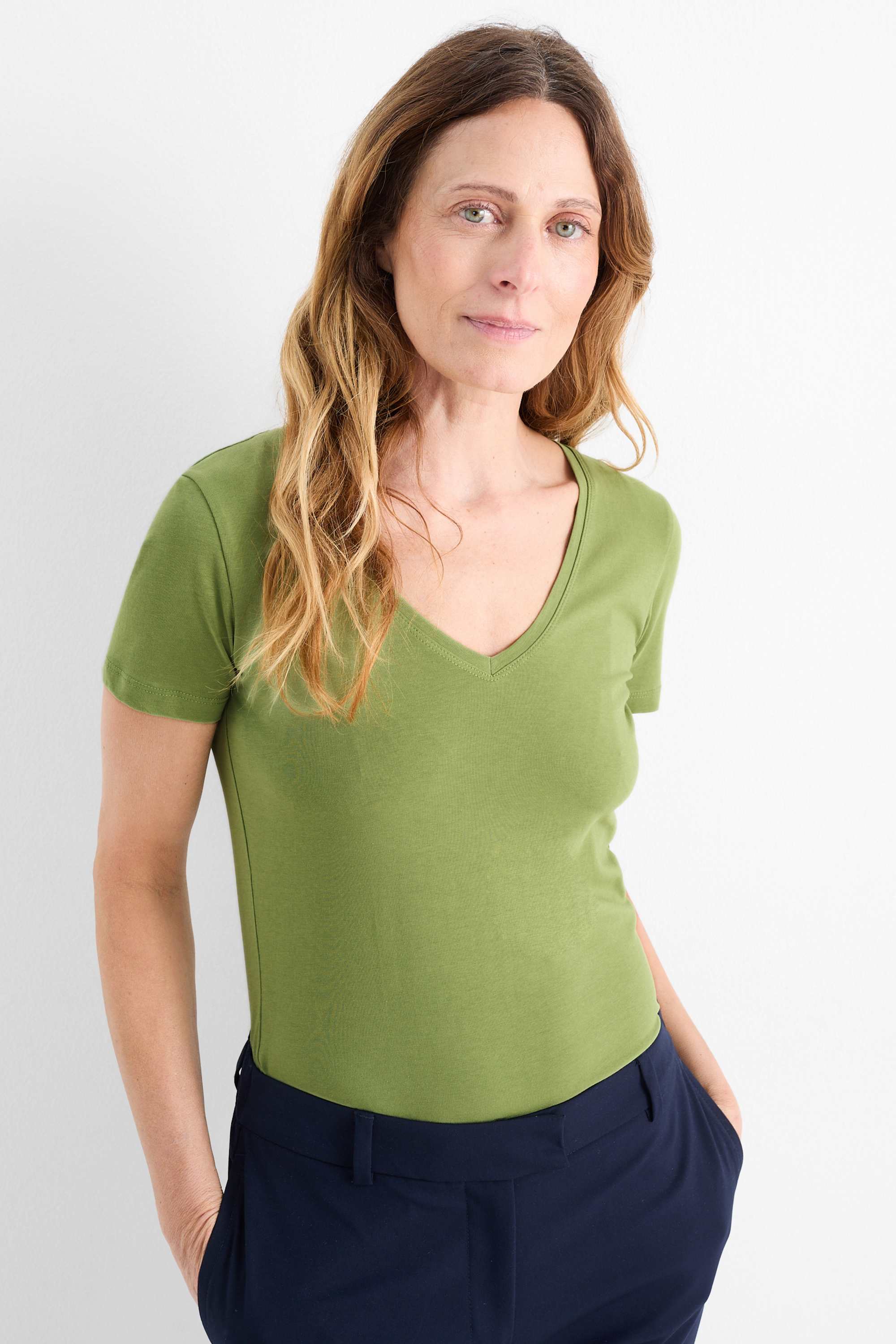 V-neck T-shirt - slim fit green