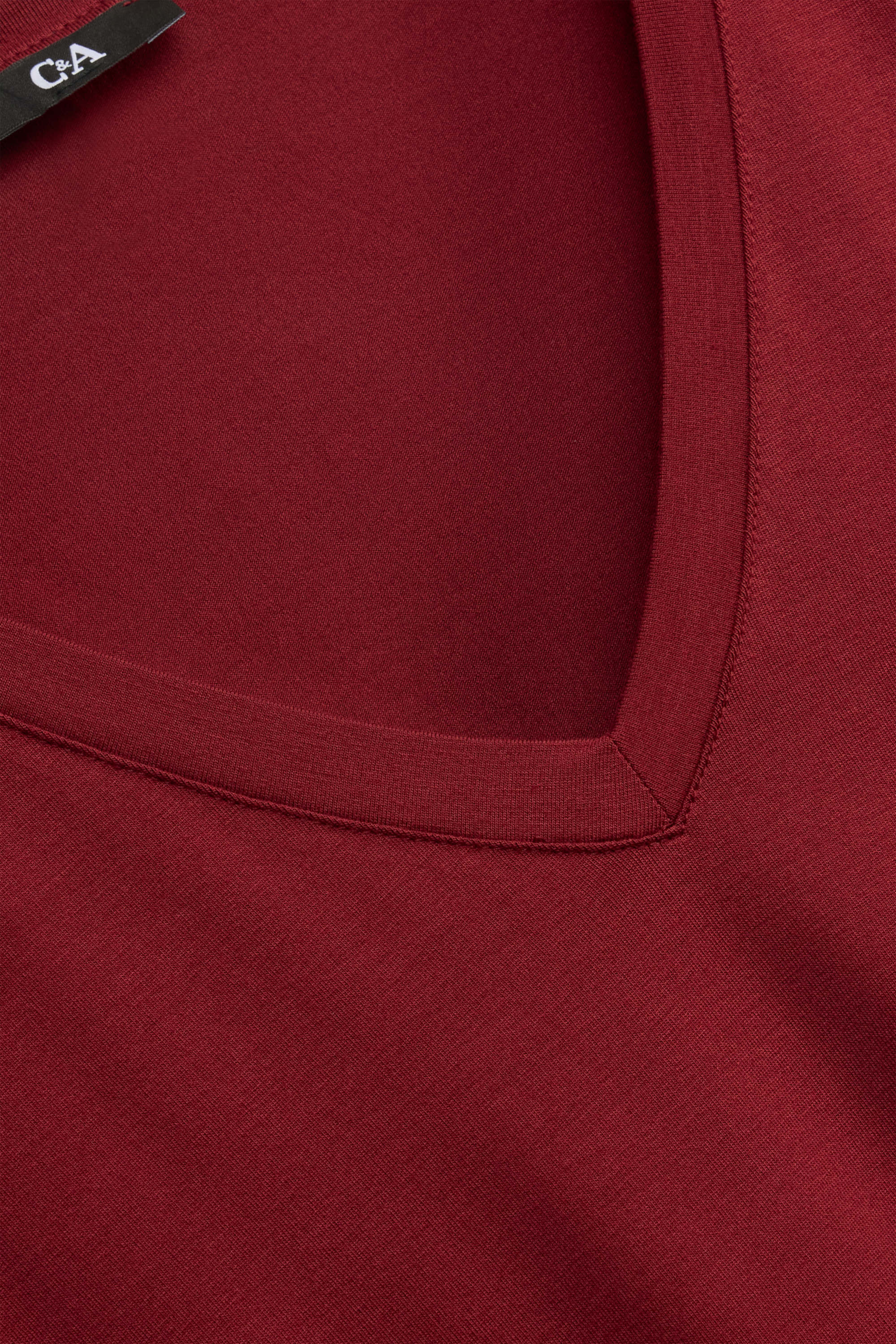 V-neck T-shirt - relaxed fit dark red