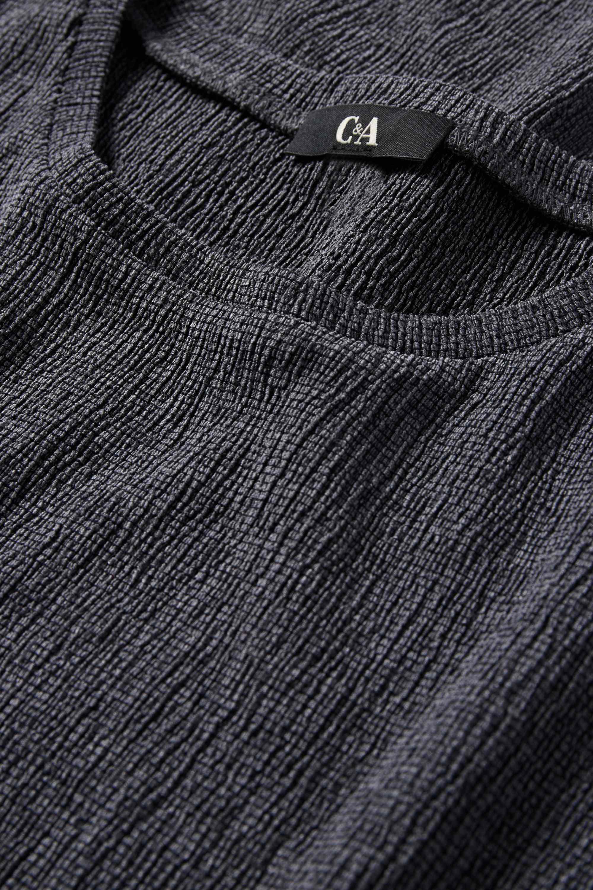 T-shirt - slim fit - textured dark gray