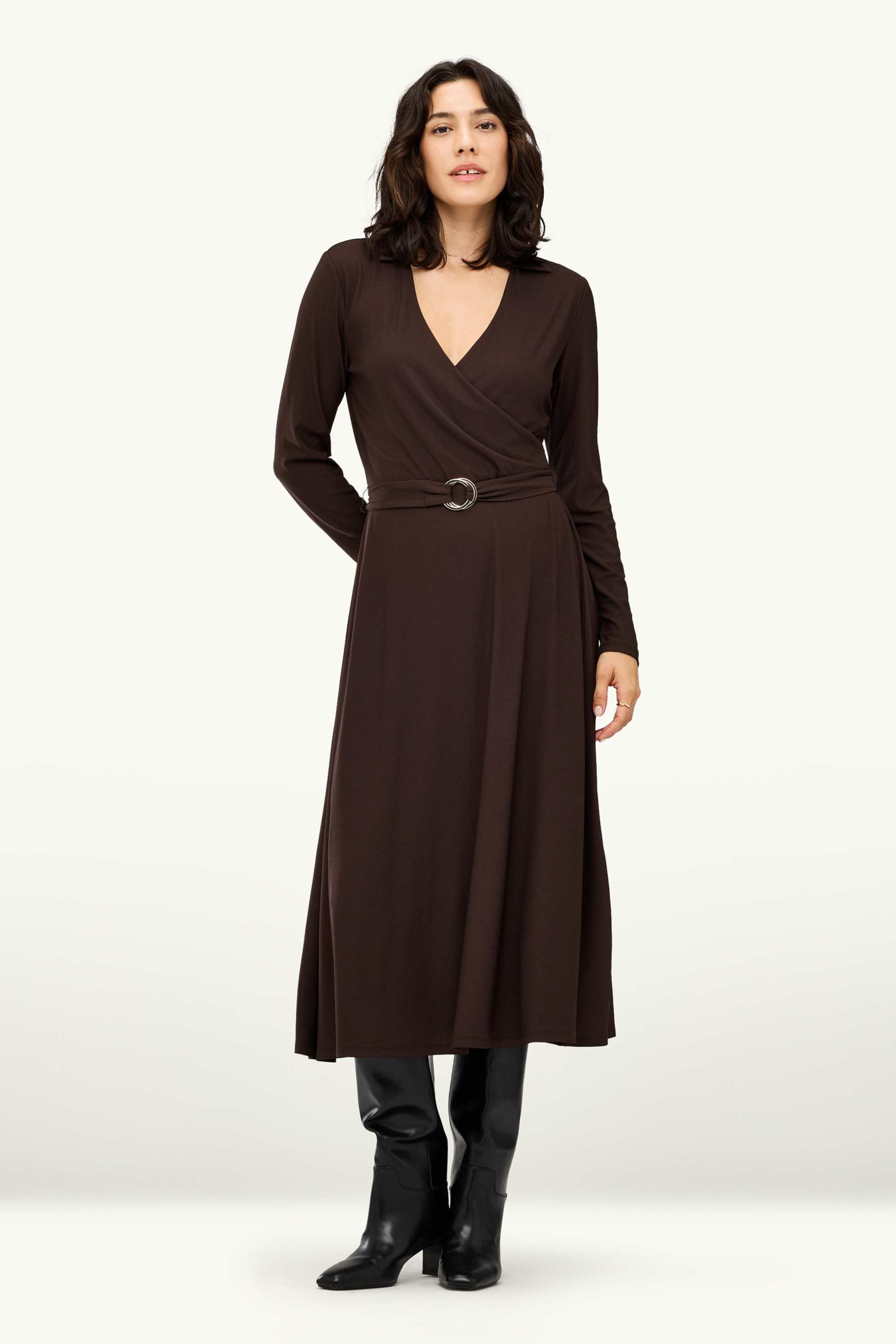 Fit & flare dress with belt dark brown