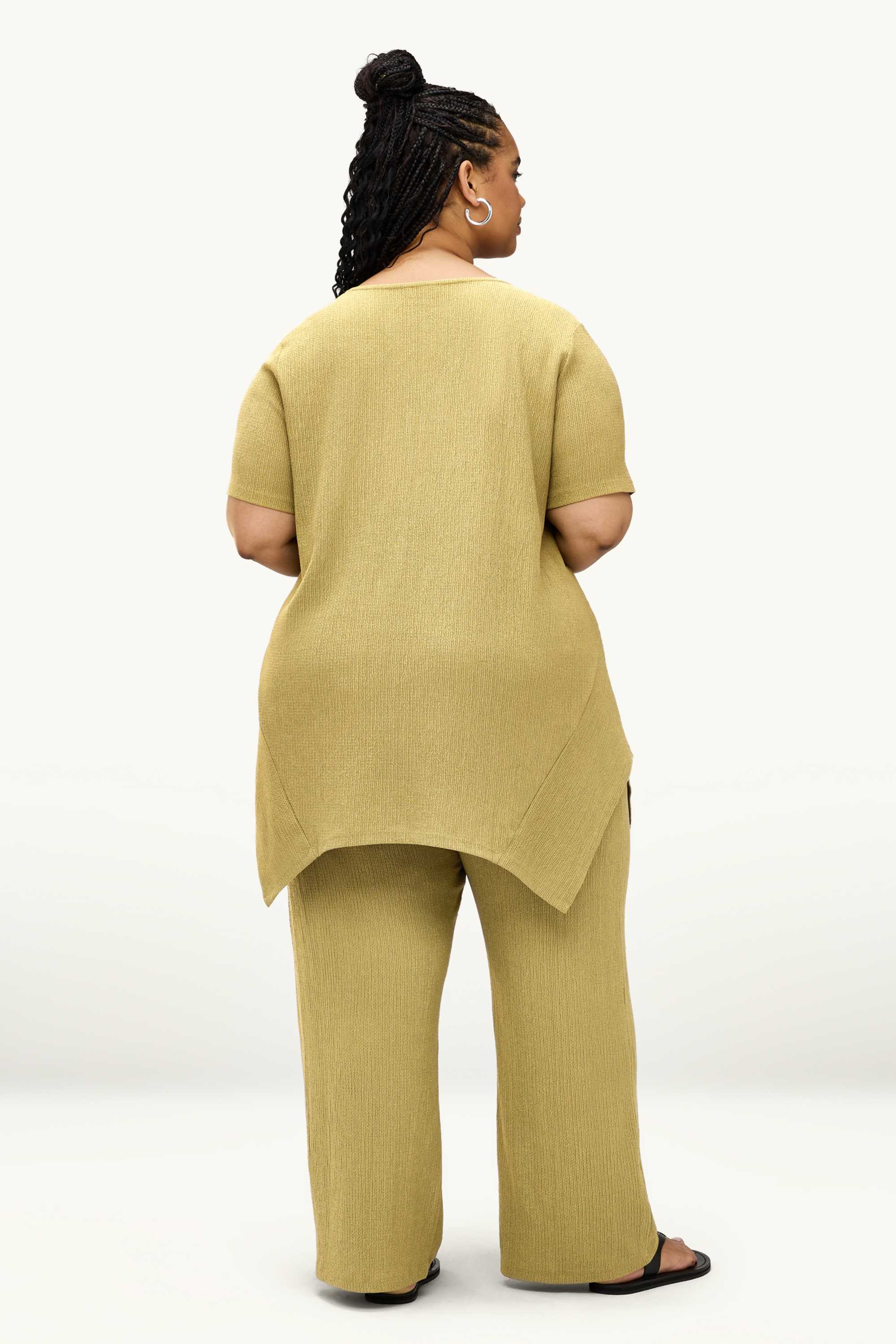Jersey trousers - mid-rise waist - wide leg - textured light green
