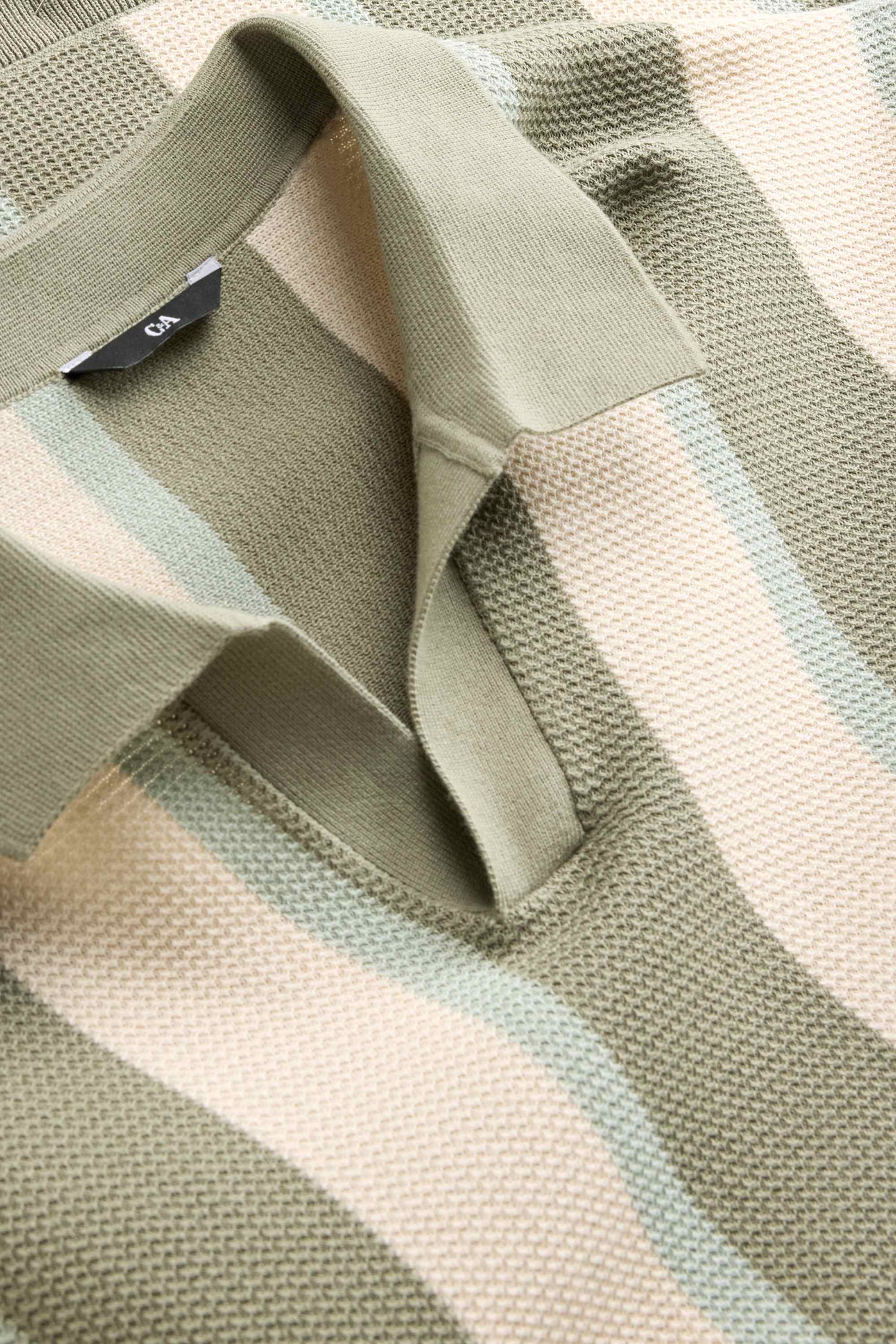 Knitted polo shirt - regular fit - striped - textured green