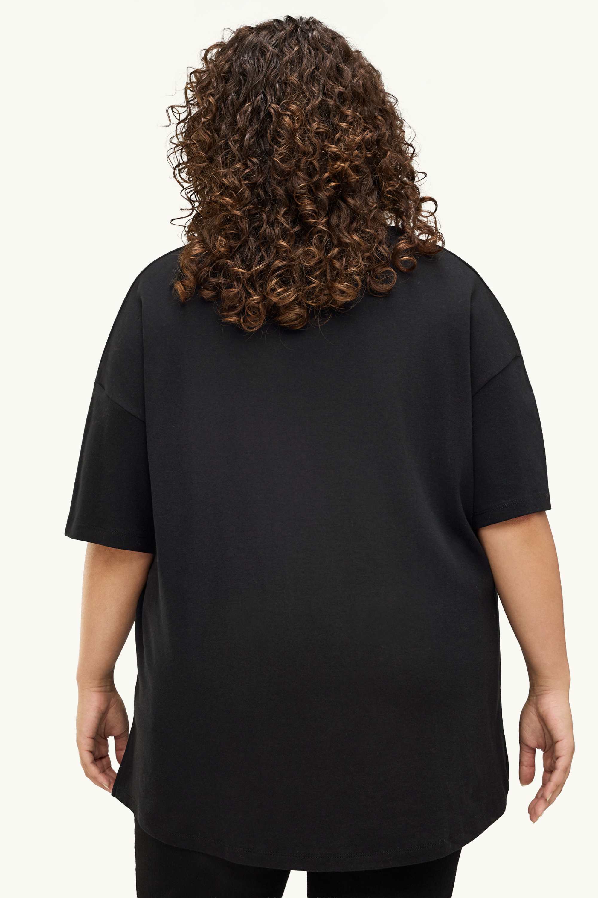 T-shirt black