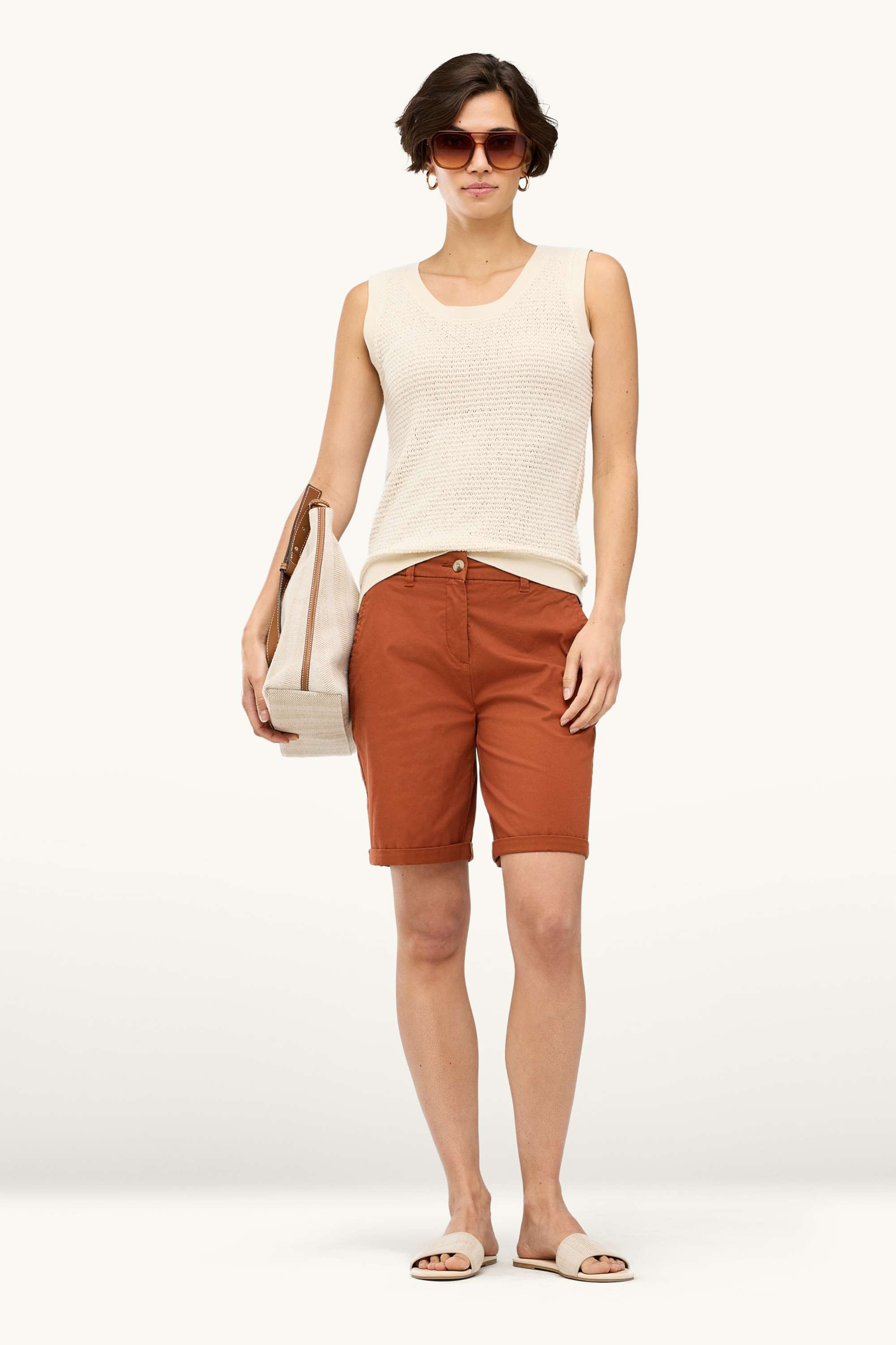 Basic Bermuda shorts - mid-rise waist brown