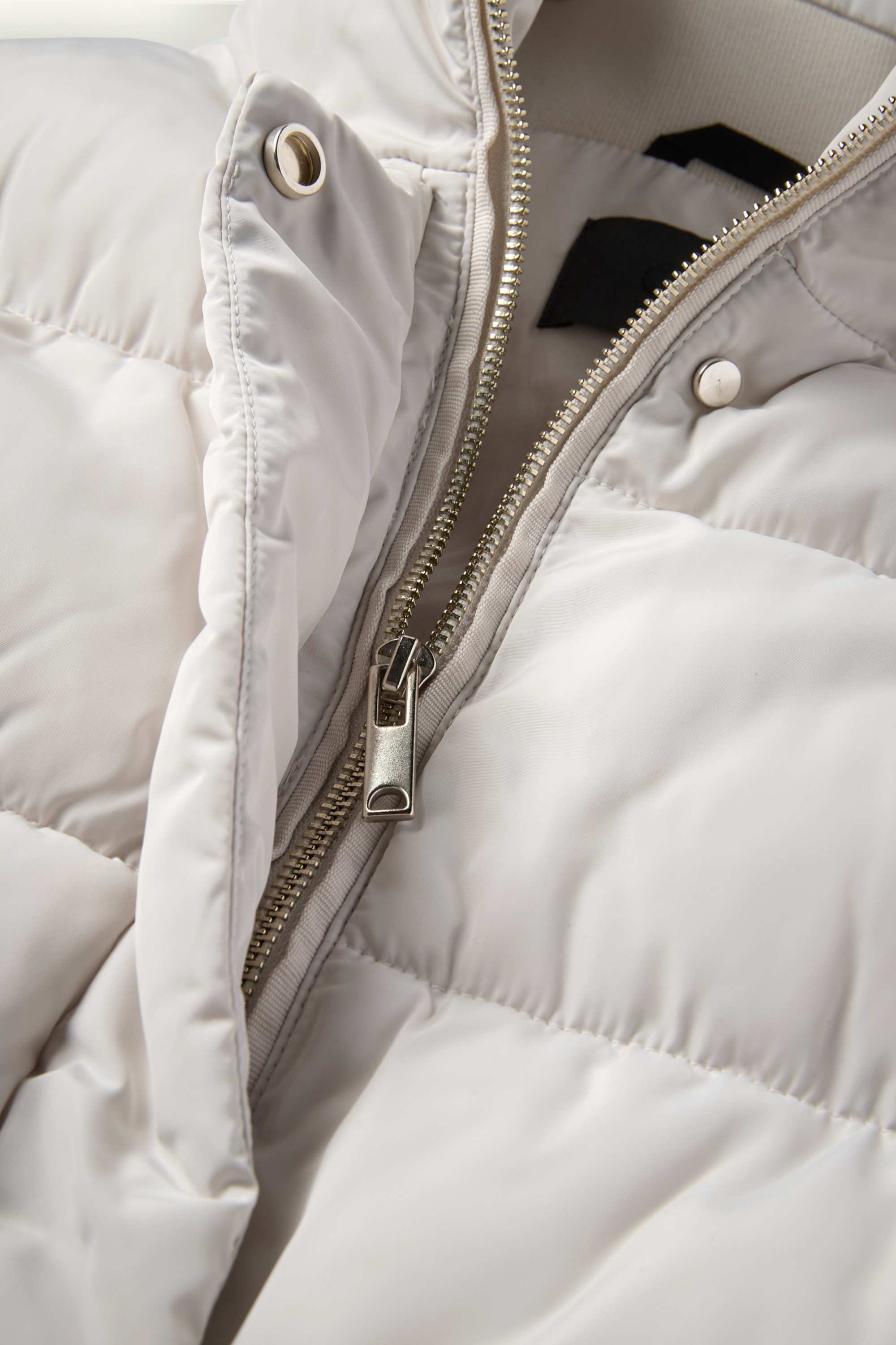 Quilted gilet with belt light gray