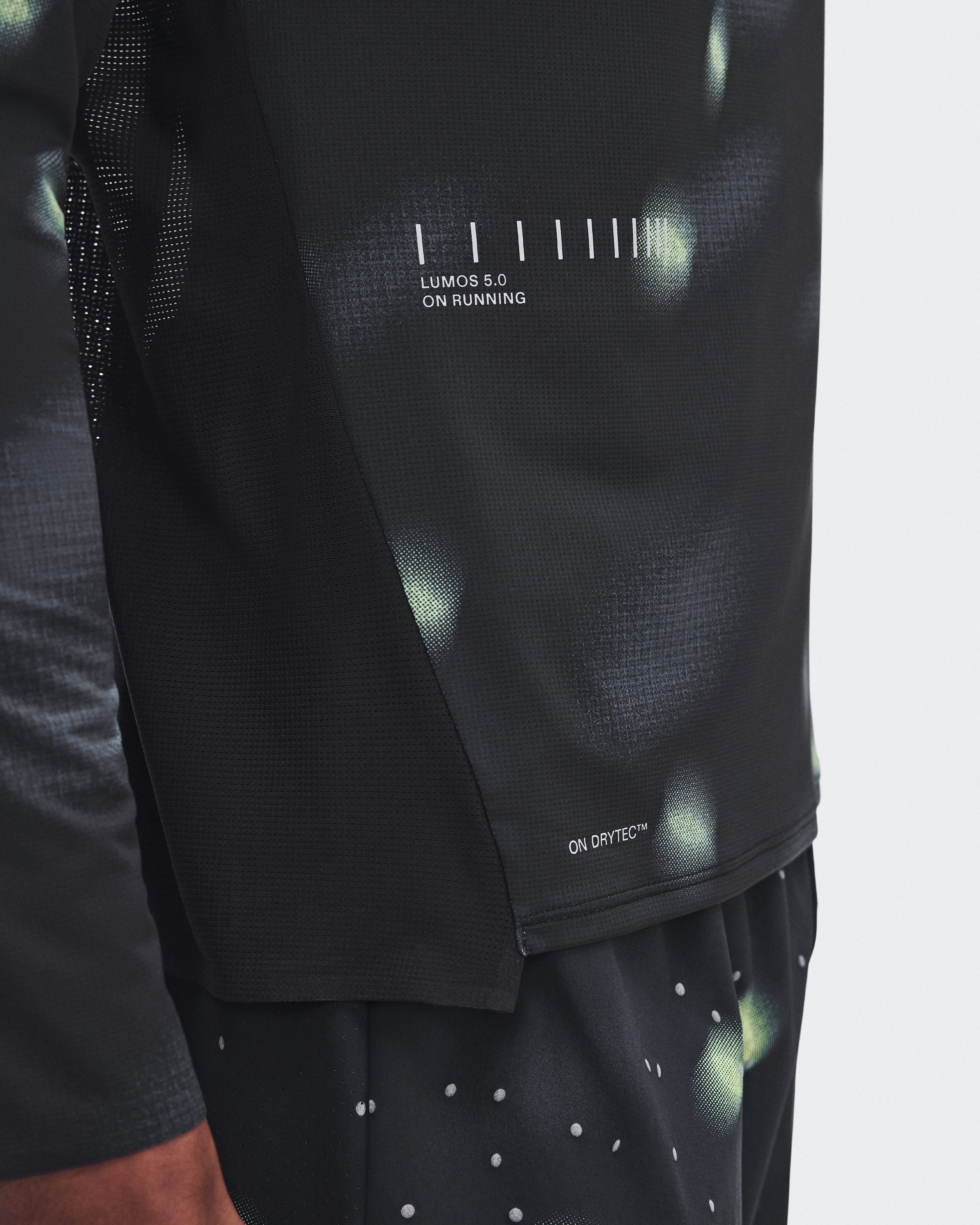 Performance Long-T Lumos - Black