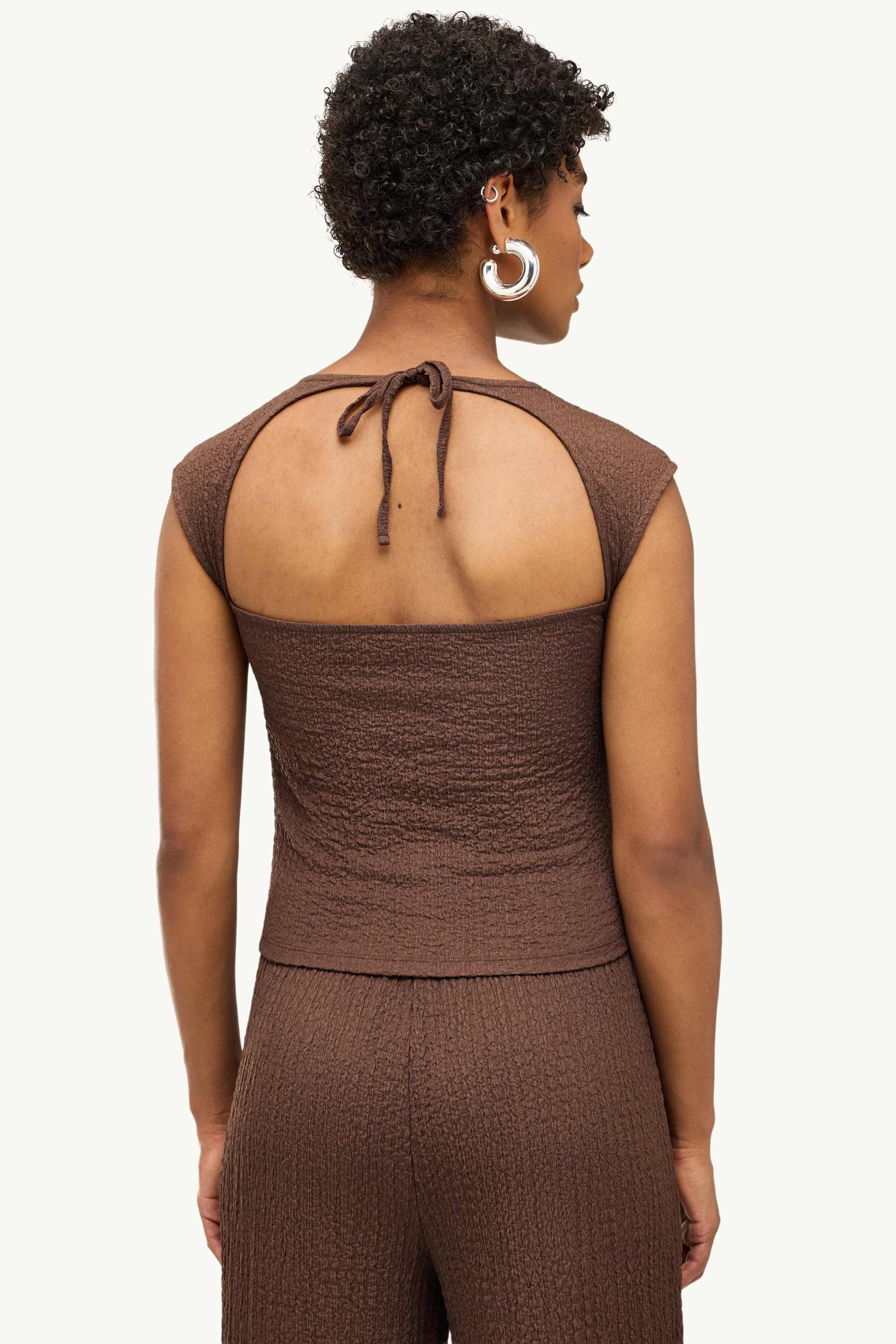 Top - textured dark brown