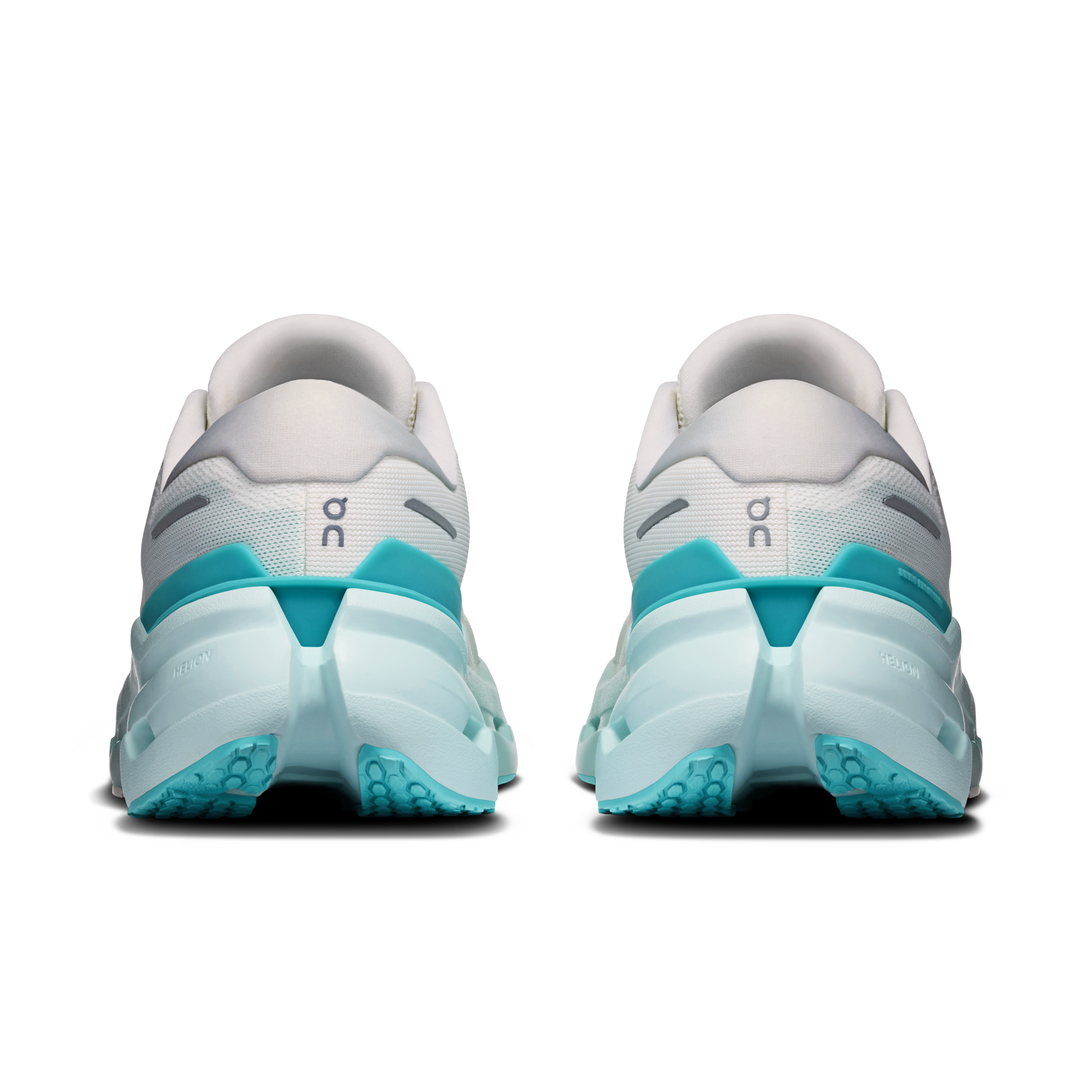Cloudrunner 3 - Ivory | Aquamarine