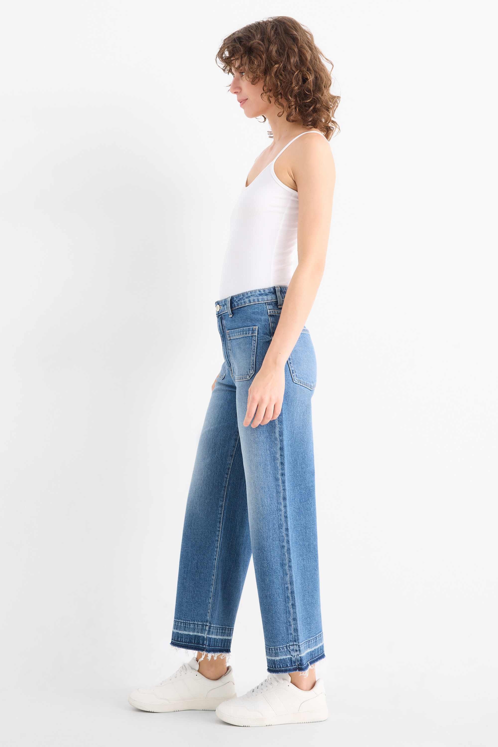 Cropped wide leg jeans - mid-rise waist blue denim
