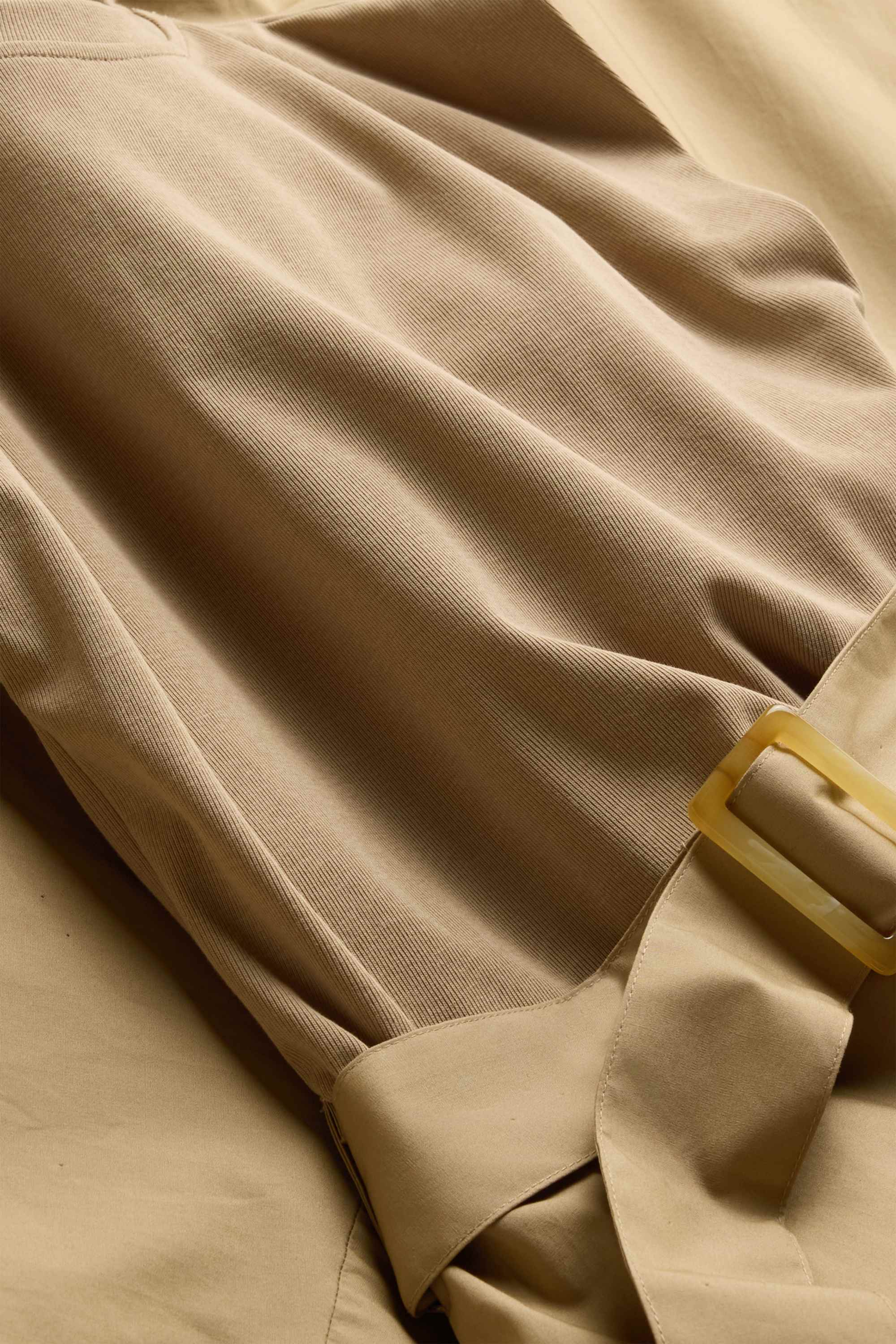 Fit & flare dress with belt beige