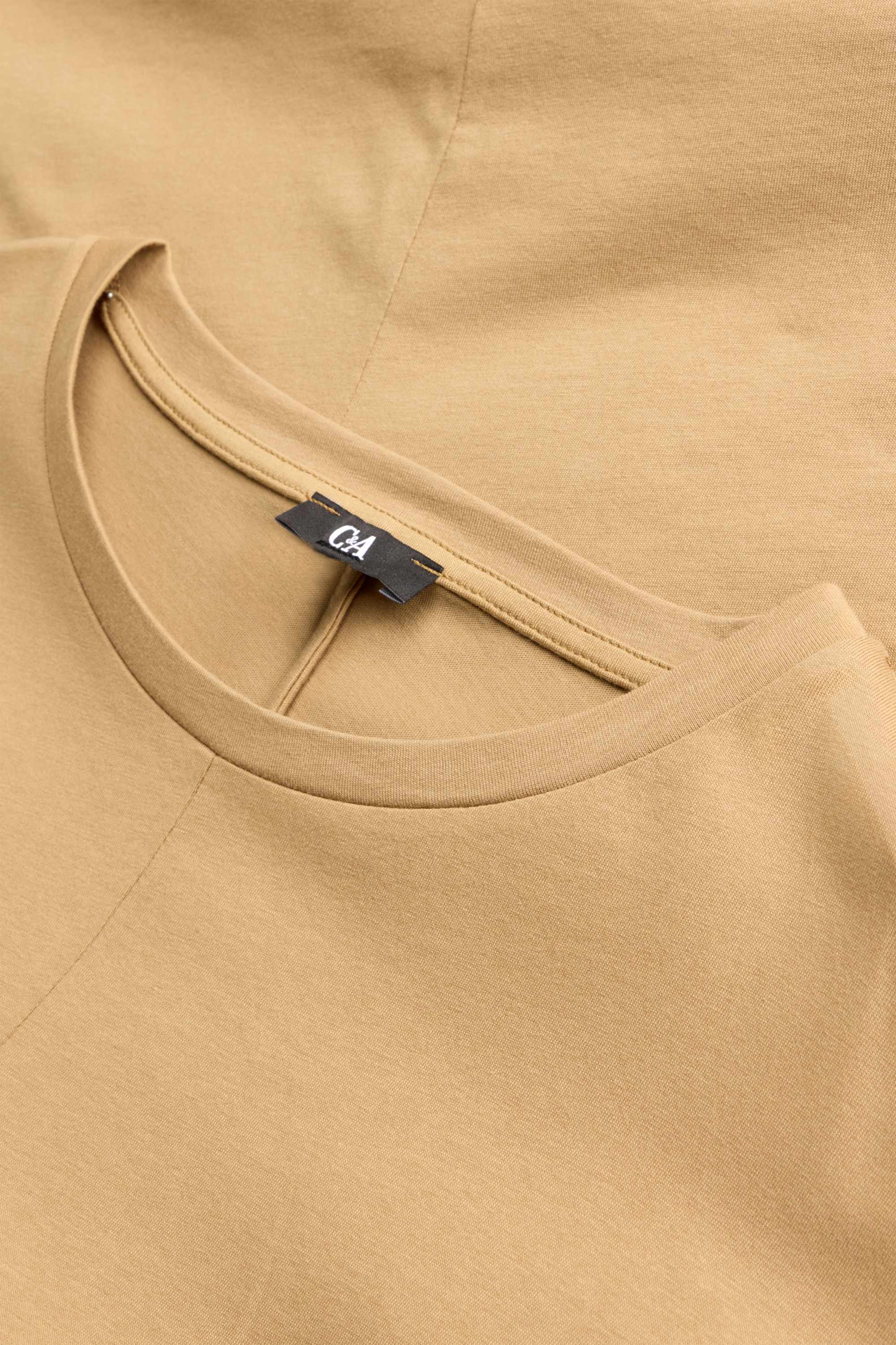 T-shirt - regular fit beige