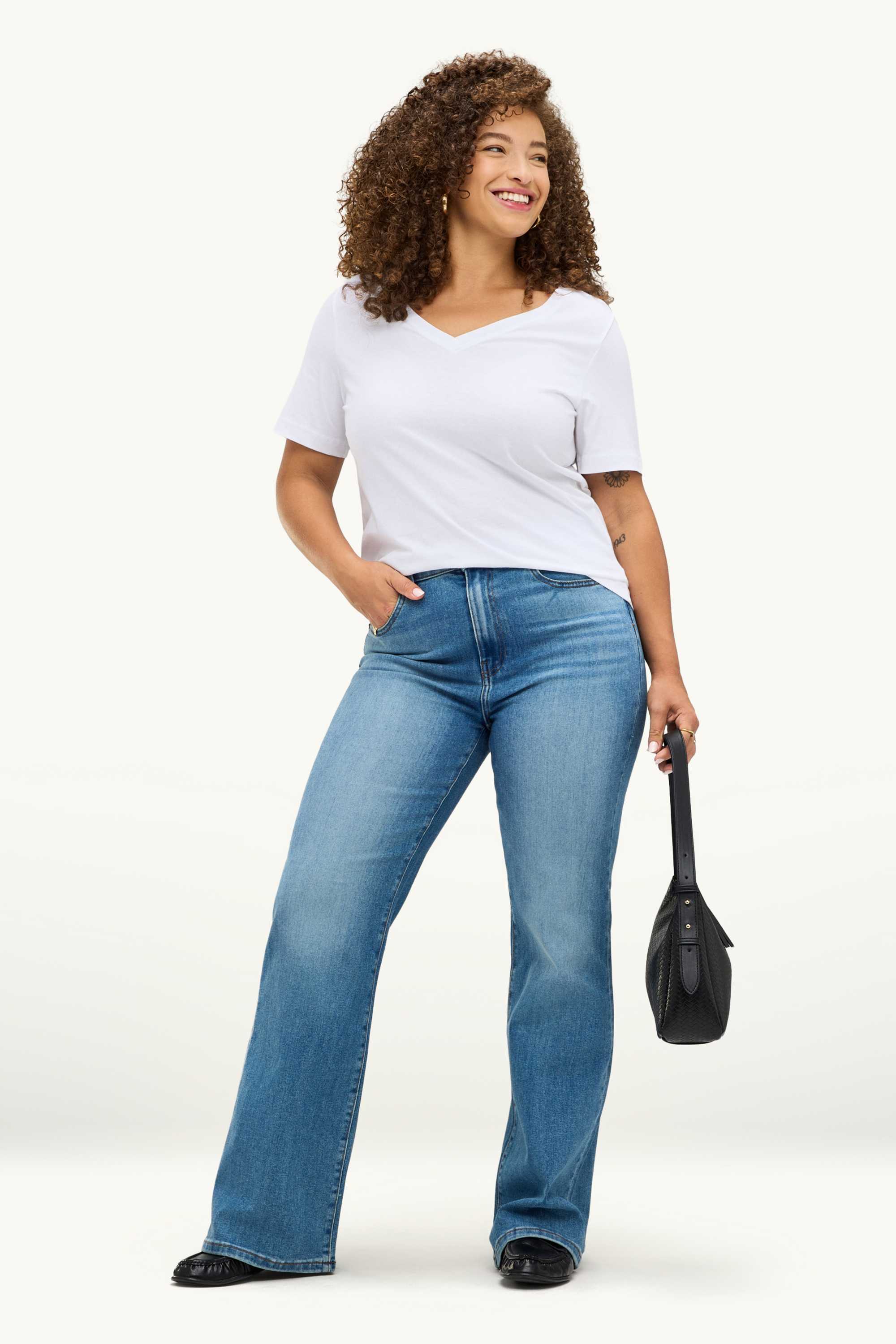 V-neck T-shirt - regular fit white
