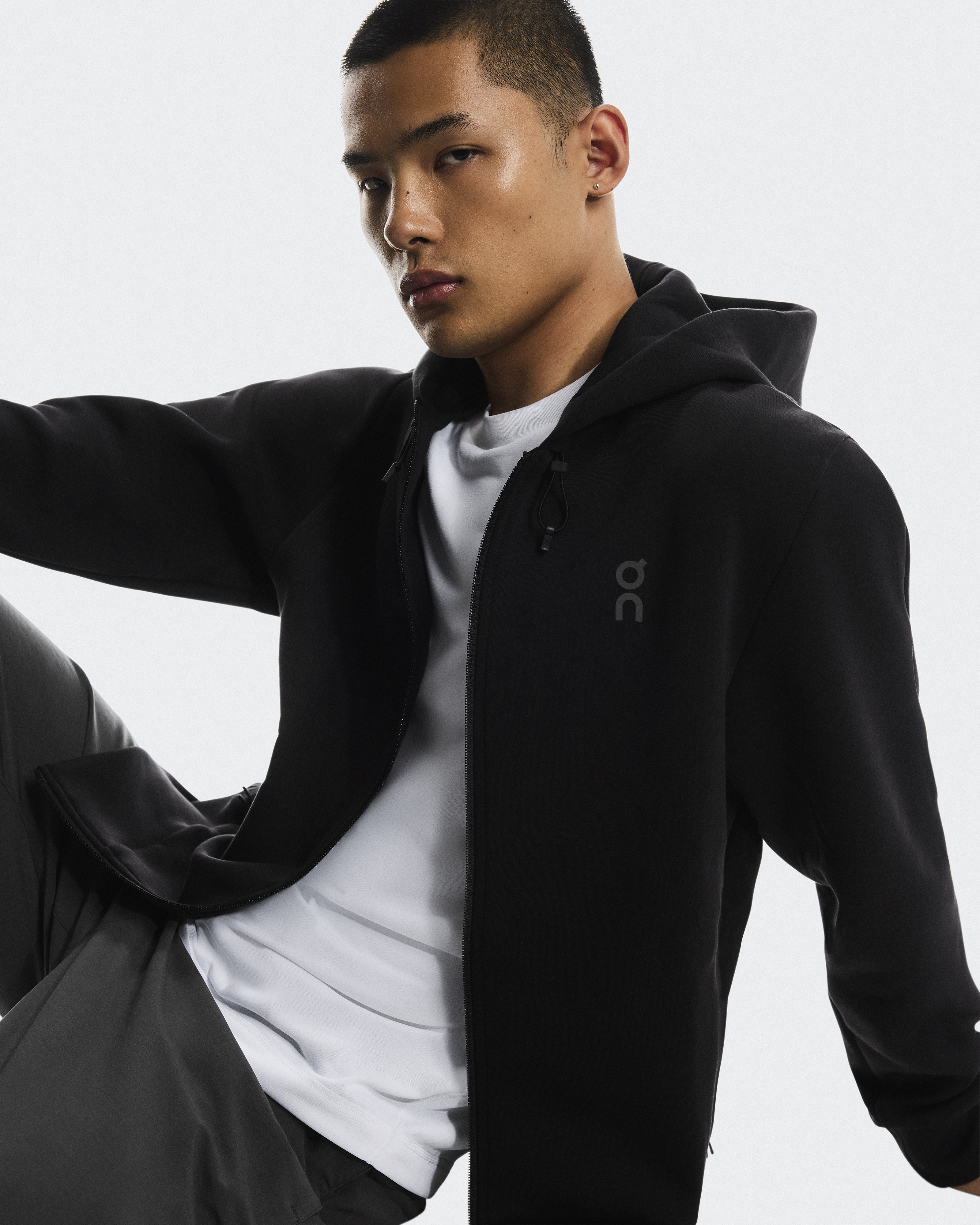 Focus Tech Zip Hoodie - Black