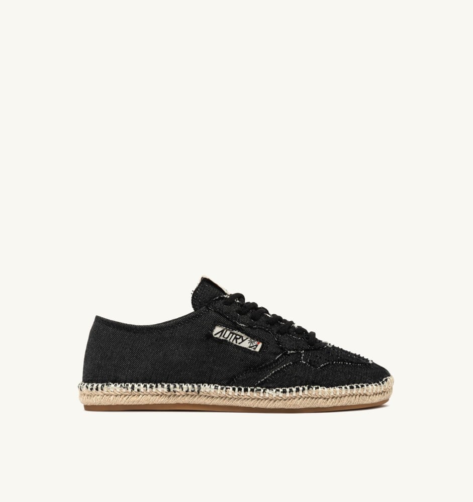 SANDY IN BLACK CANVAS