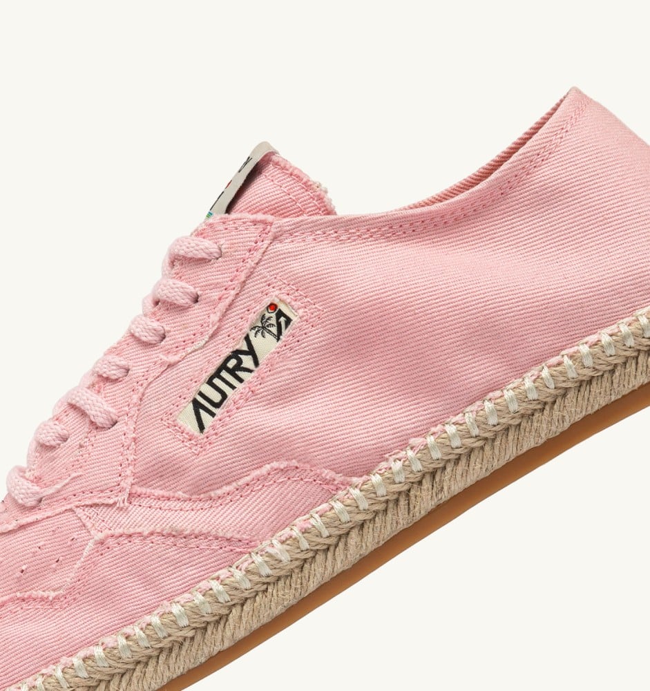 SANDY IN PINK CANVAS