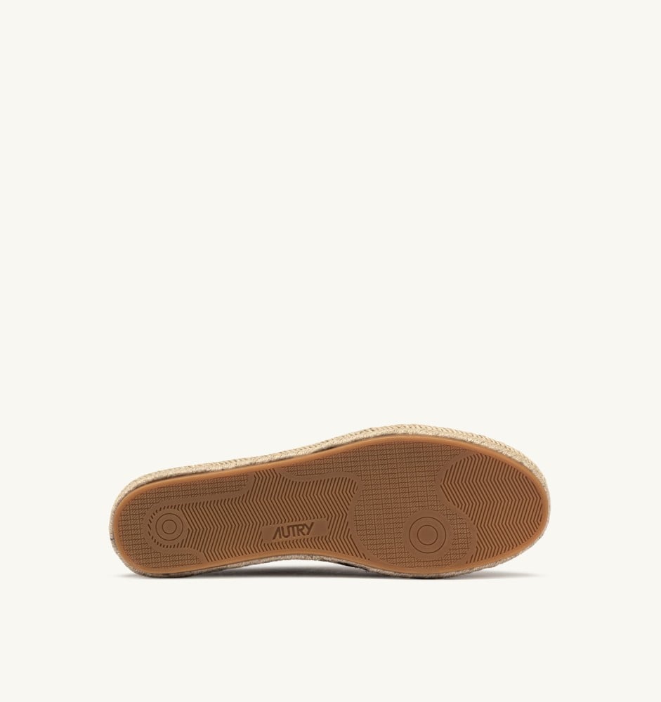 SANDY IN EARTH SUEDE