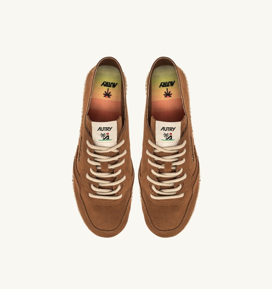 SANDY IN EARTH SUEDE