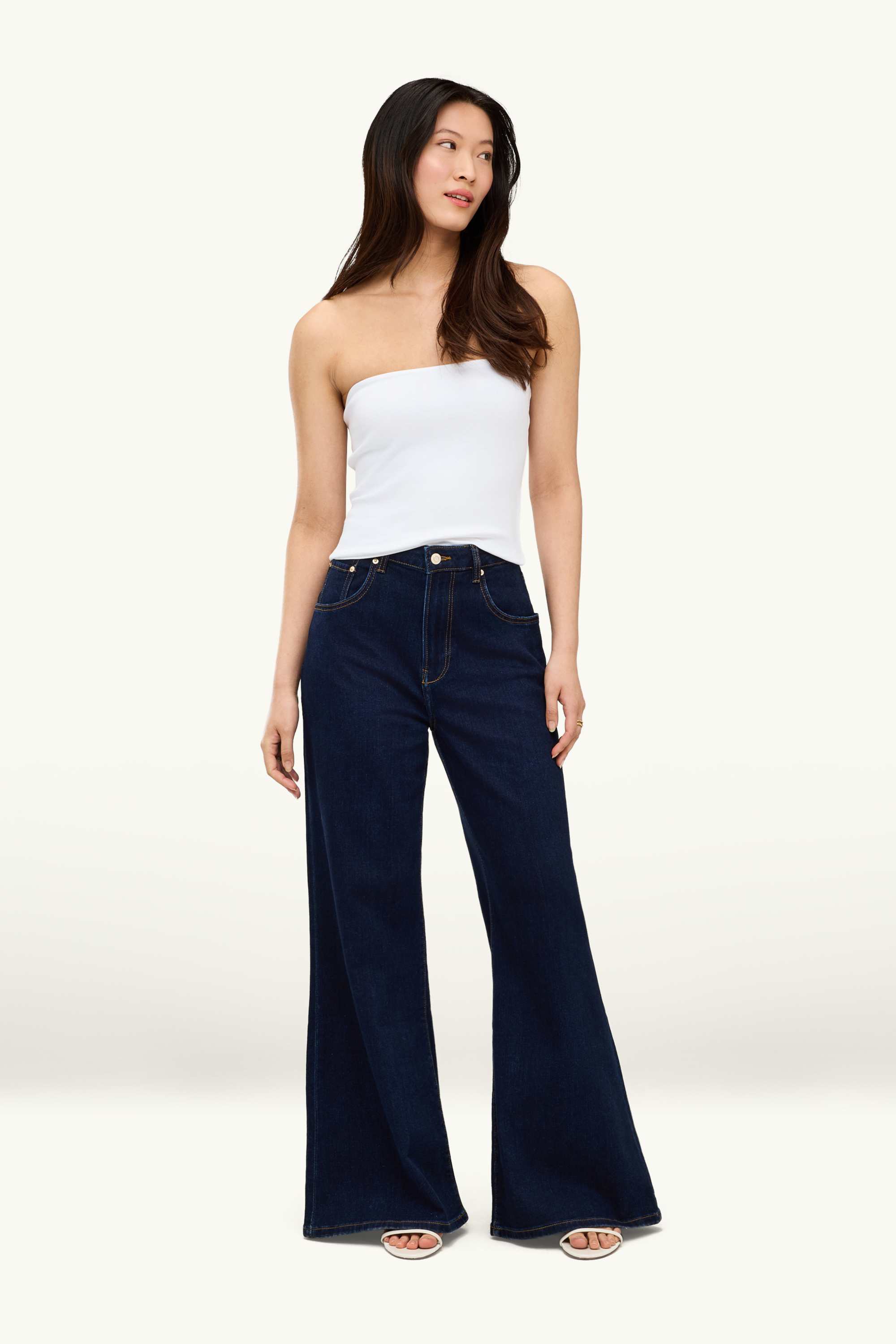 Cropped bandeau top white