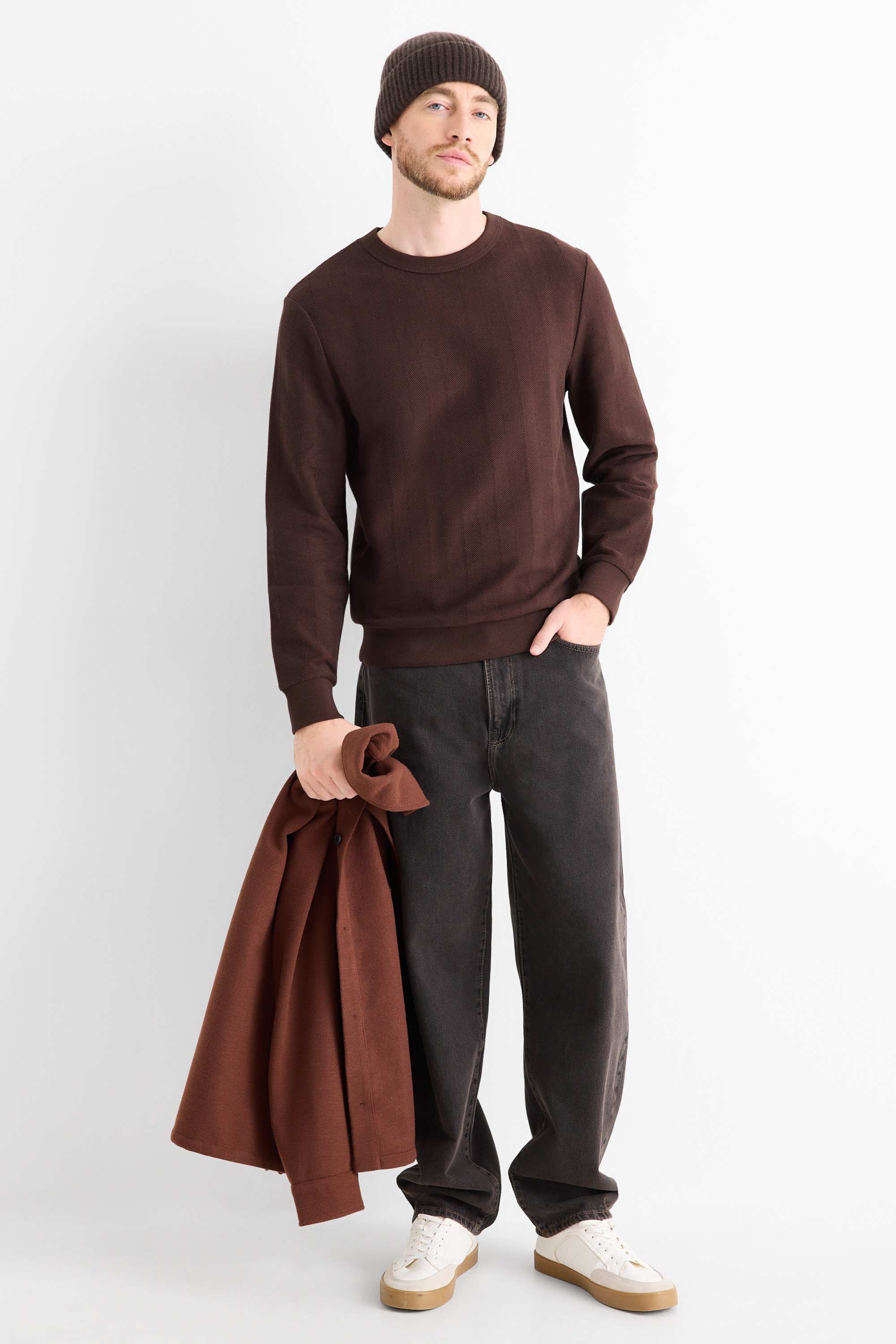 Sweatshirt - textured dark brown