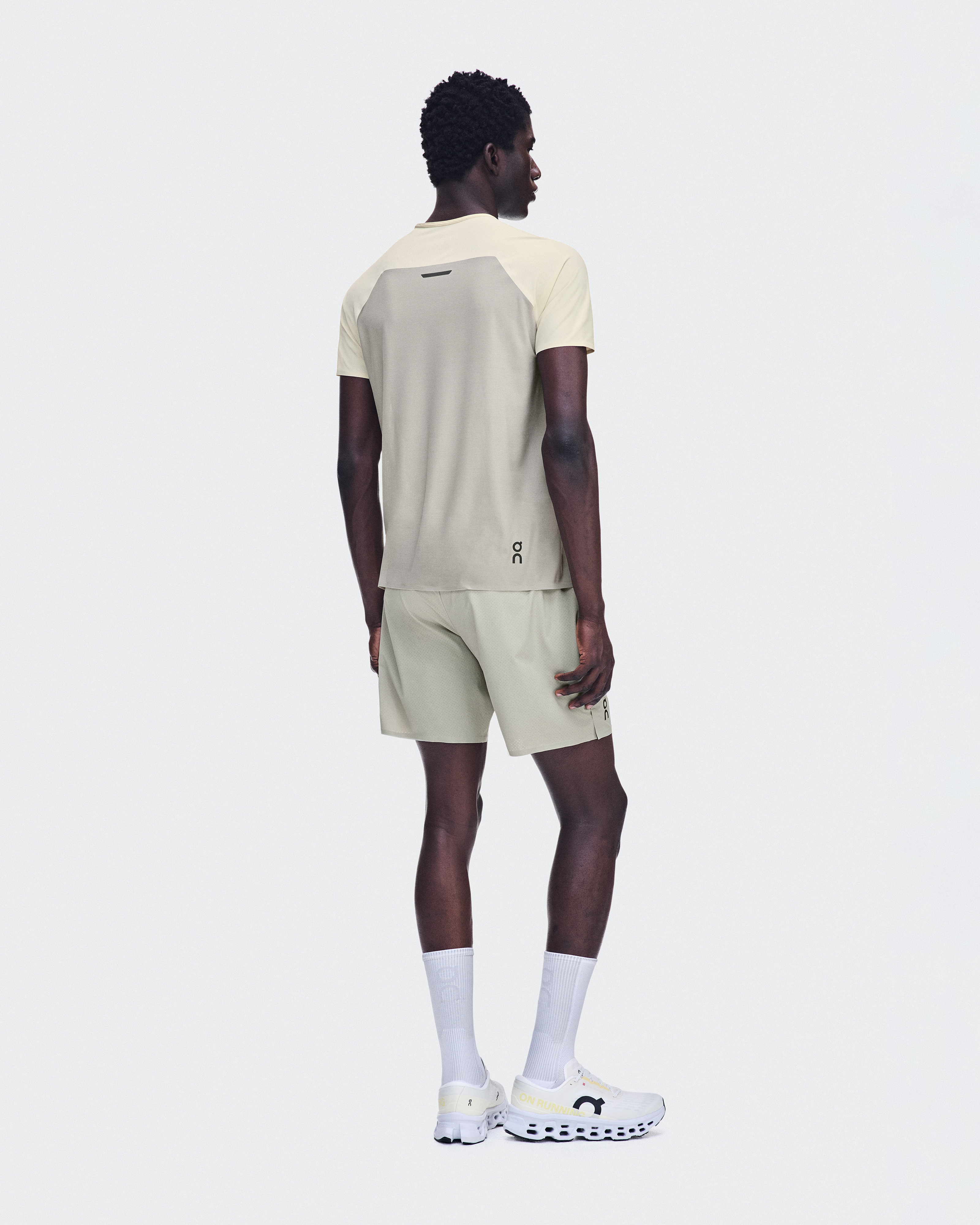 Performance-T - Hare | Brume