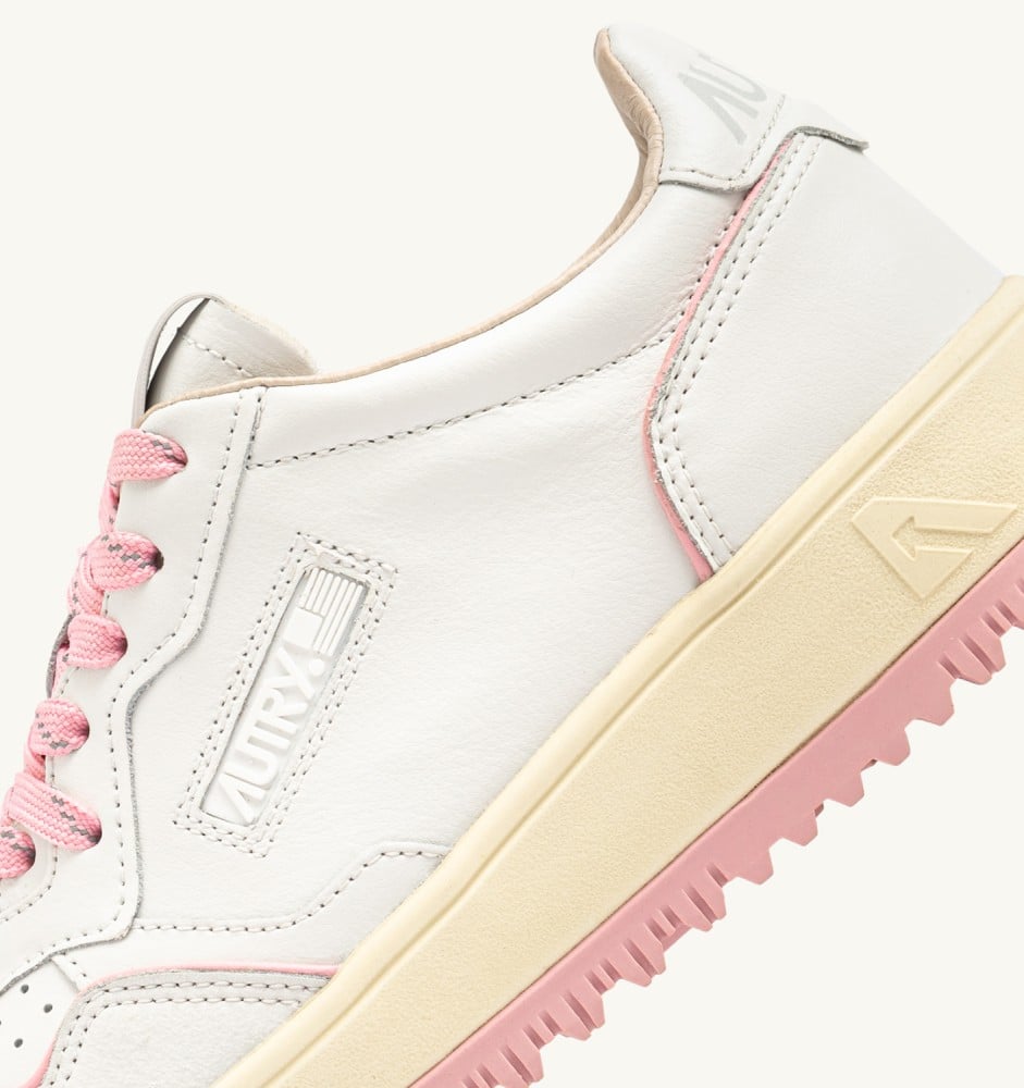 GOLF LOW IN WHITE AND CORAL BLUSH LEATHER