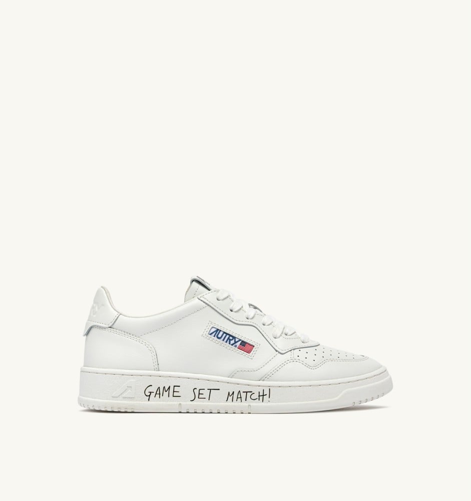 MEDALIST LOW IN WHITE LEATHER WITH LETTERING