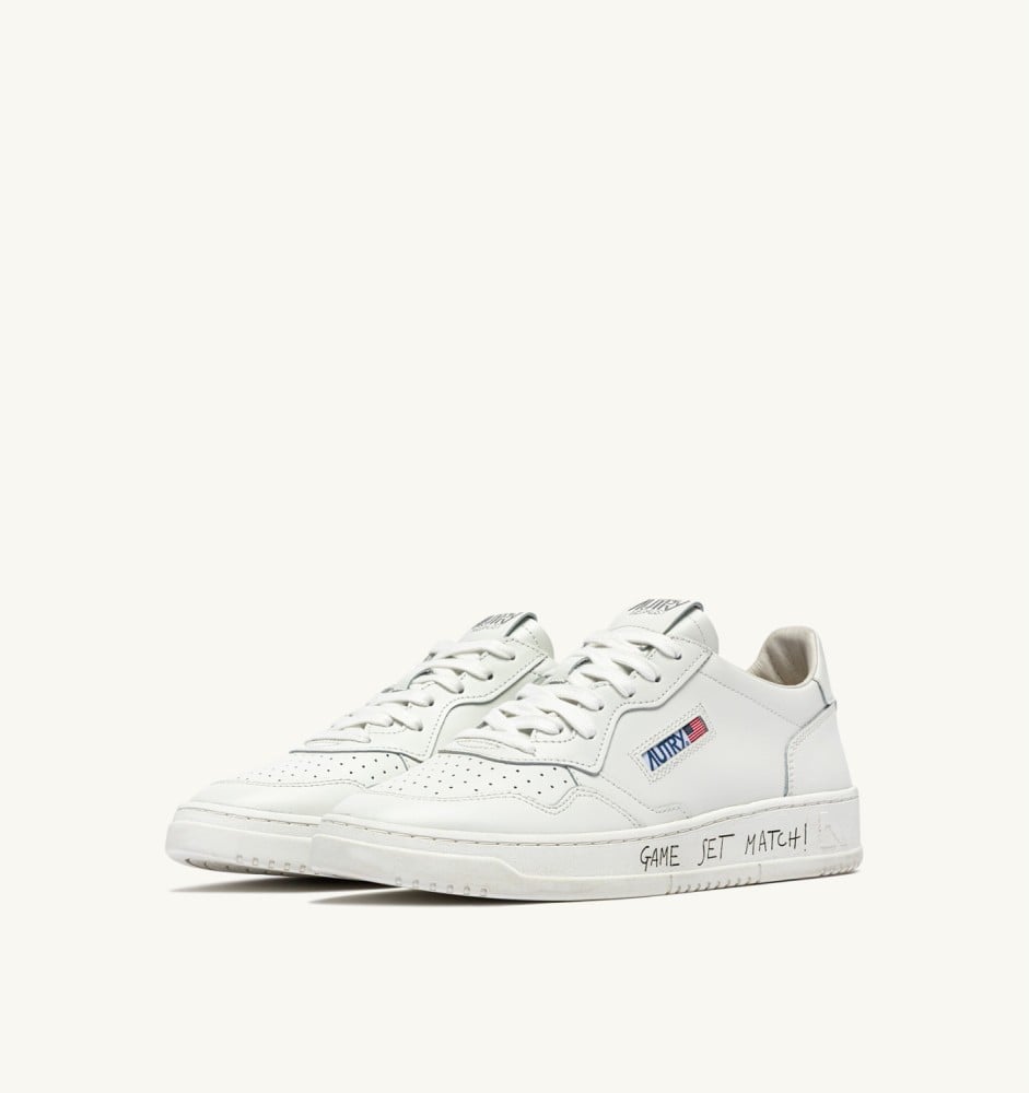 MEDALIST LOW IN WHITE LEATHER WITH LETTERING