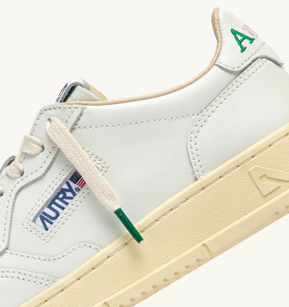 MEDALIST LOW IN WHITE LEATHER