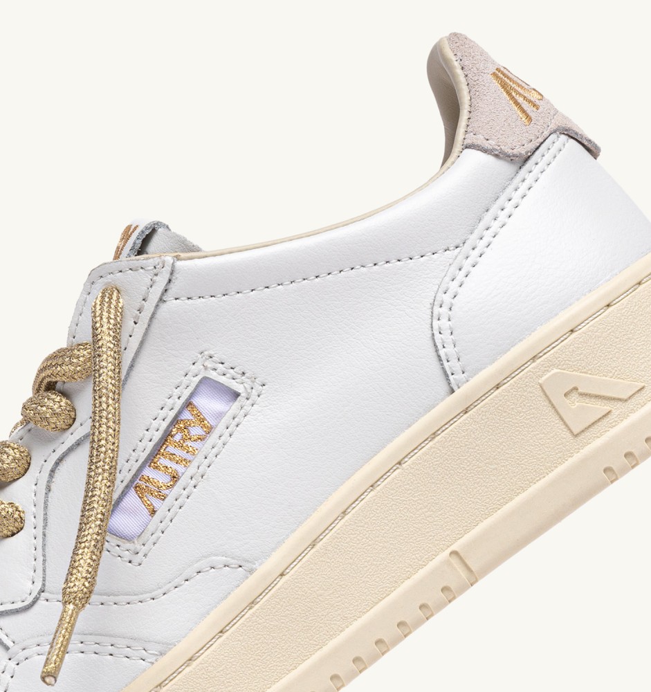 MEDALIST LOW IN WHITE LEATHER WITH GOLD-TONE LUREX DETAILS