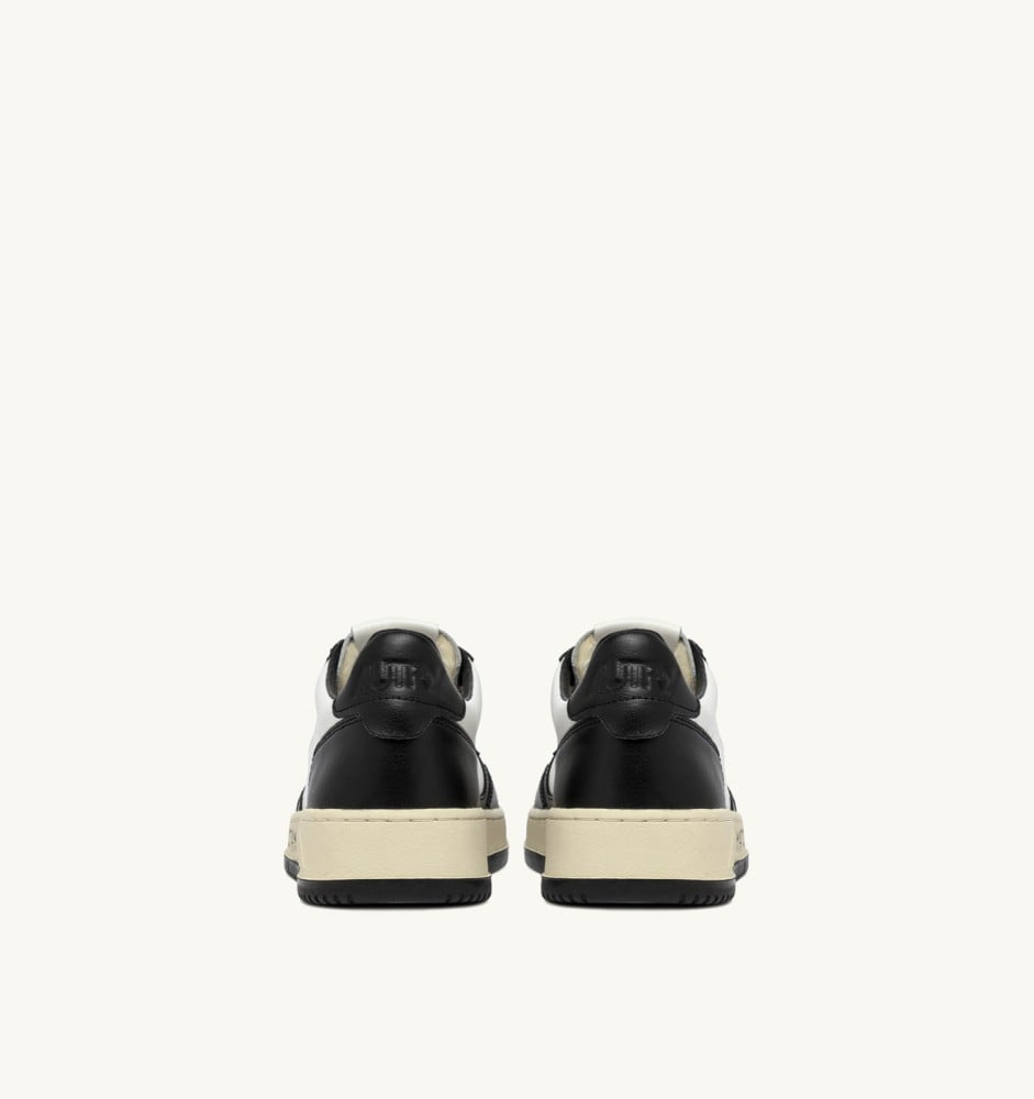 MEDALIST LOW IN WHITE AND BLACK LEATHER WITH LETTERING
