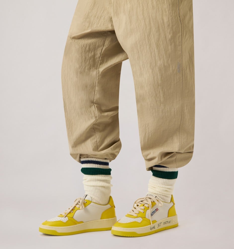 MEDALIST LOW IN WHITE AND SLICKER LEATHER WITH LETTERING