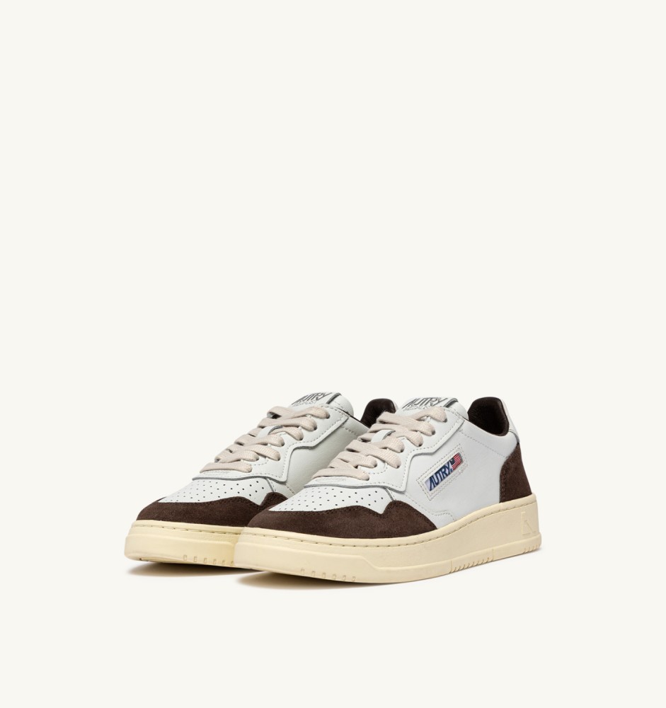 MEDALIST LOW IN WHITE LEATHER AND MAHOGANY SUEDE