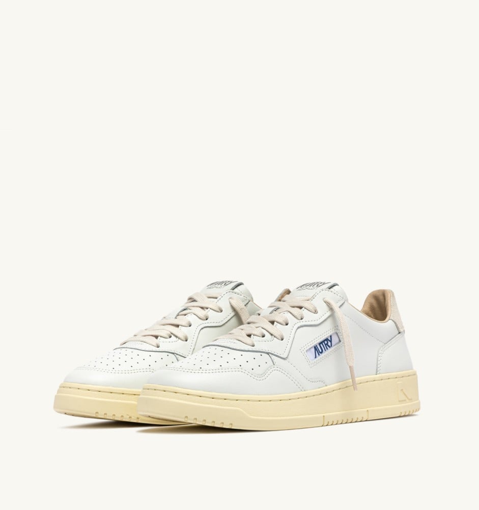 MEDALIST LOW IN WHITE LEATHER AND SNOW WHITE SUEDE