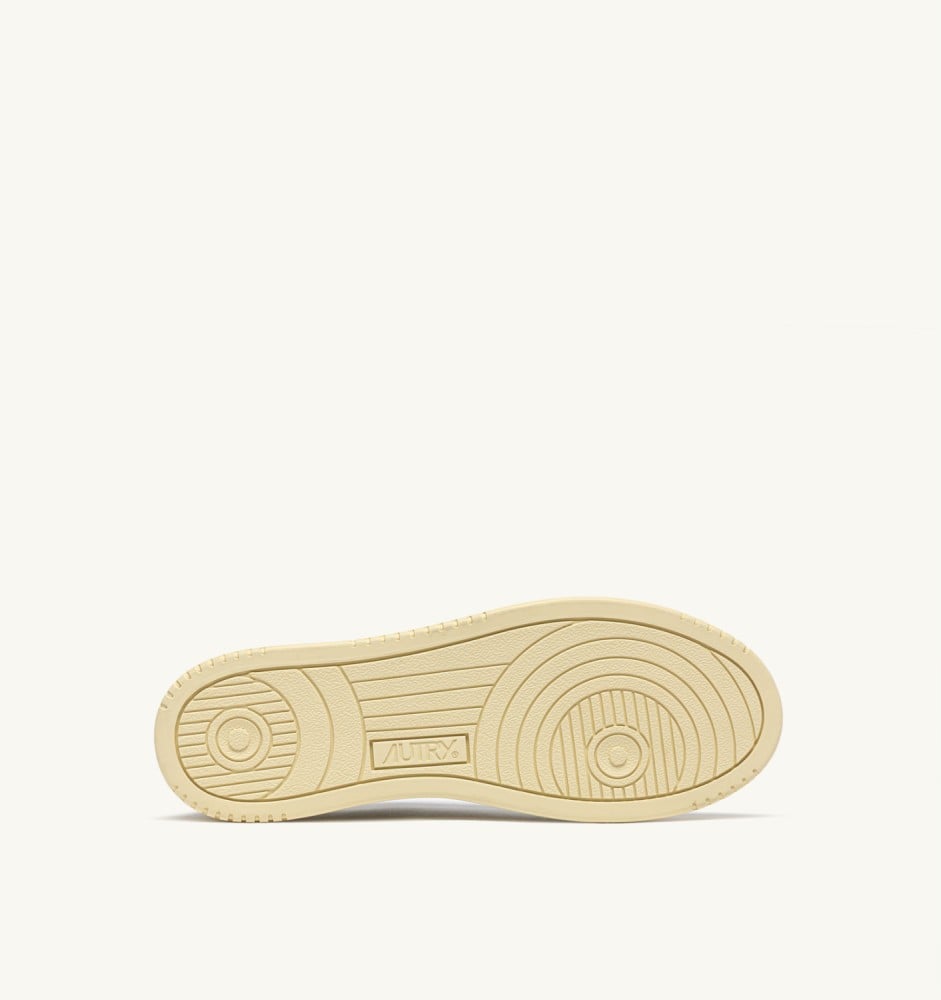 MEDALIST LOW IN WHITE LEATHER AND SNOW WHITE SUEDE