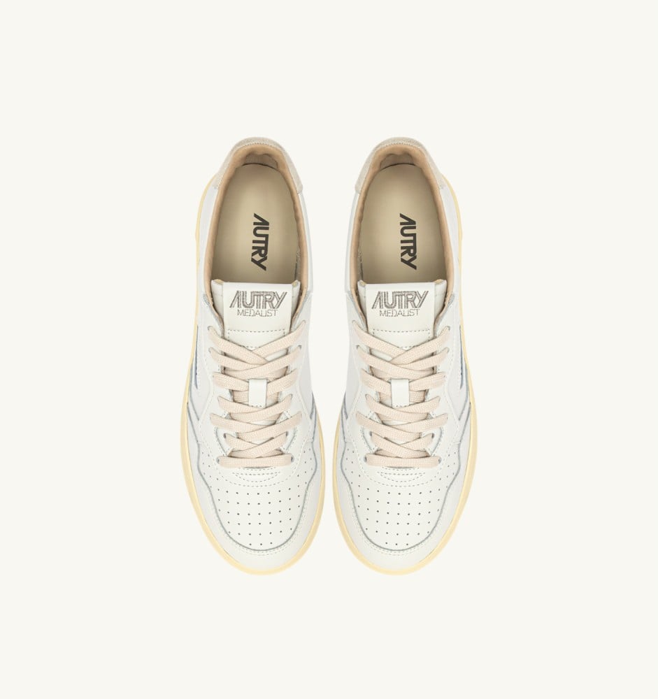 MEDALIST LOW IN WHITE LEATHER AND SNOW WHITE SUEDE