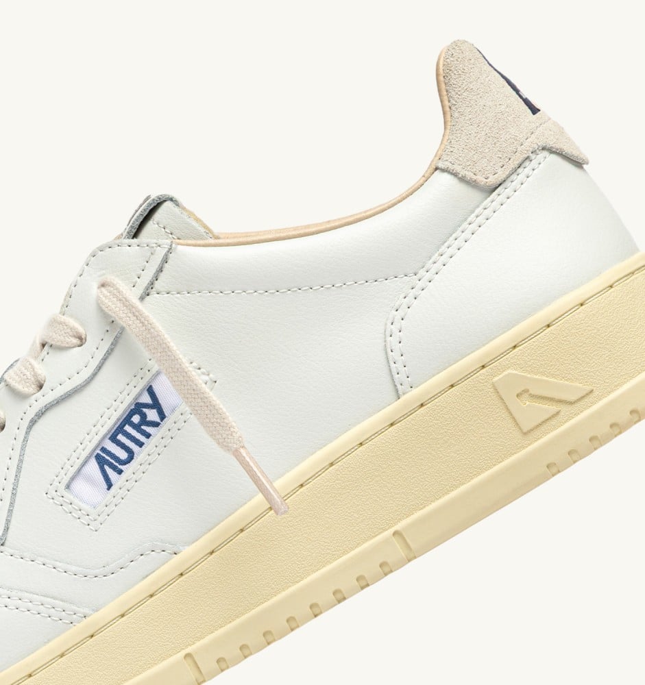 MEDALIST LOW IN WHITE LEATHER AND SNOW WHITE SUEDE
