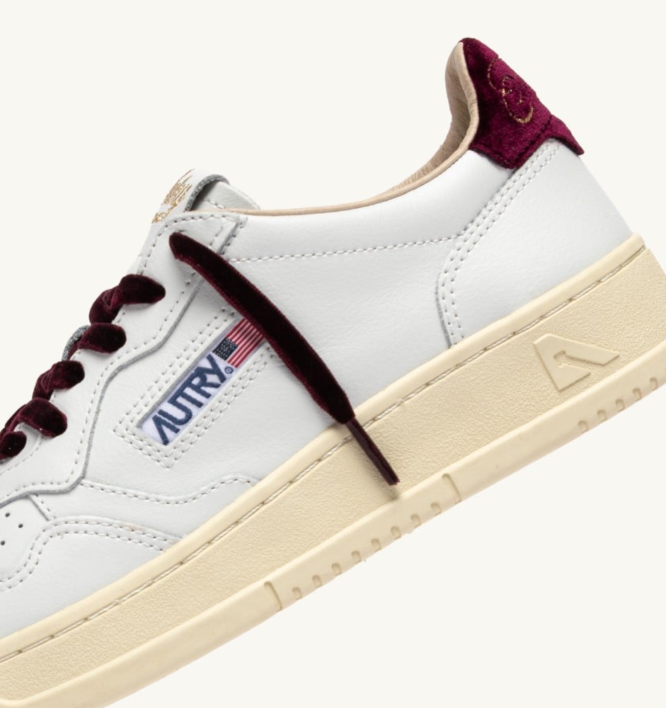 MEDALIST LOW IN WHITE LEATHER AND FIG VELVET