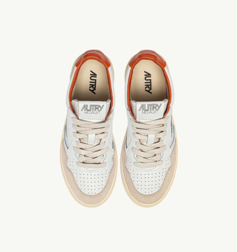 MEDALIST LOW IN LEATHER AND SUEDE COLOR WHITE AND HAWAIIAN SUNSET WITH LETTERING