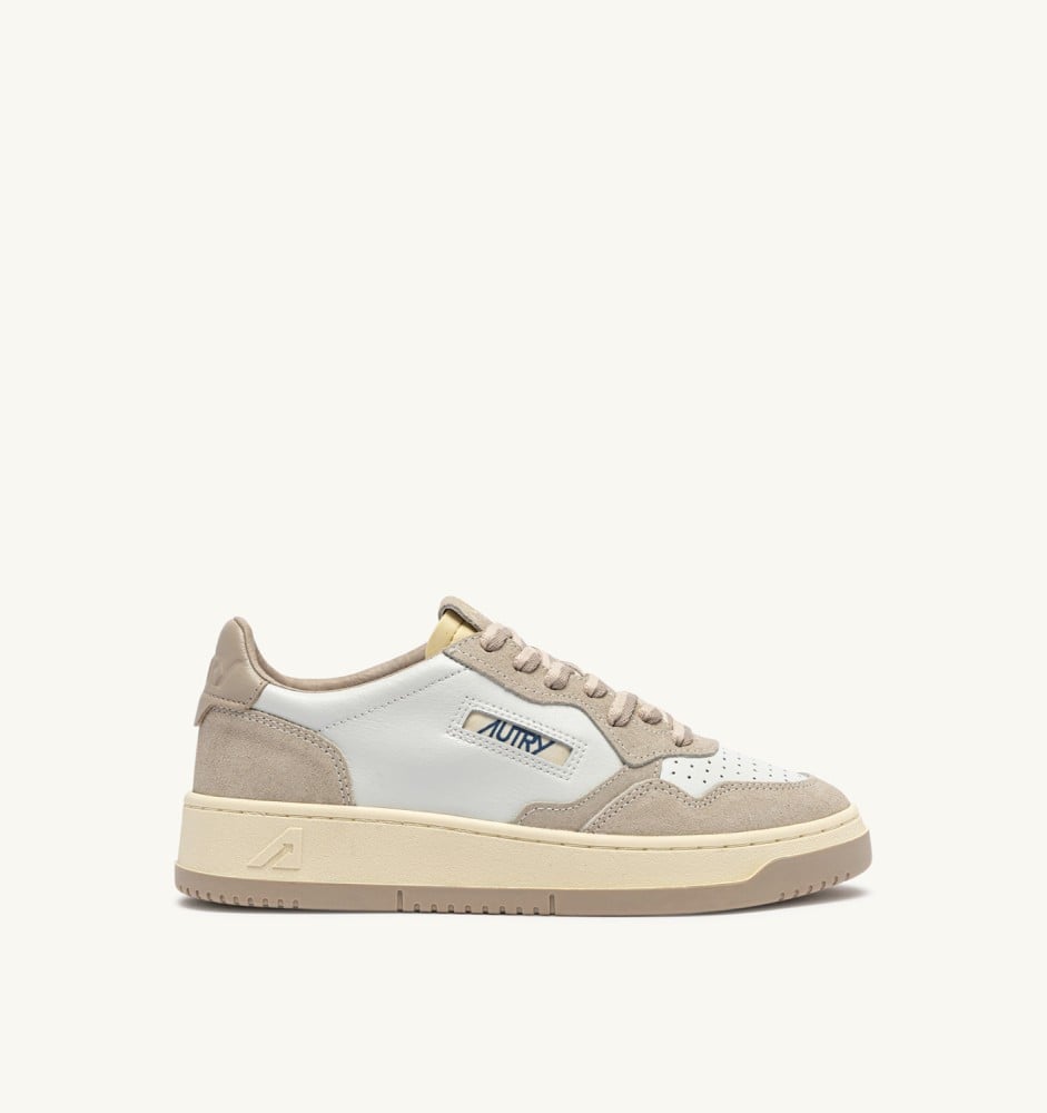 MEDALIST LOW IN FEATHER GRAY AND LAMB LEATHER AND SUEDE