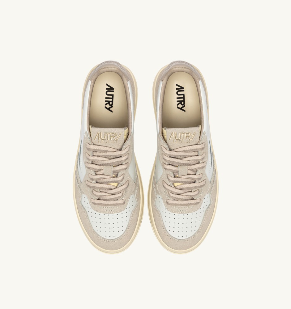 MEDALIST LOW IN FEATHER GRAY AND LAMB LEATHER AND SUEDE