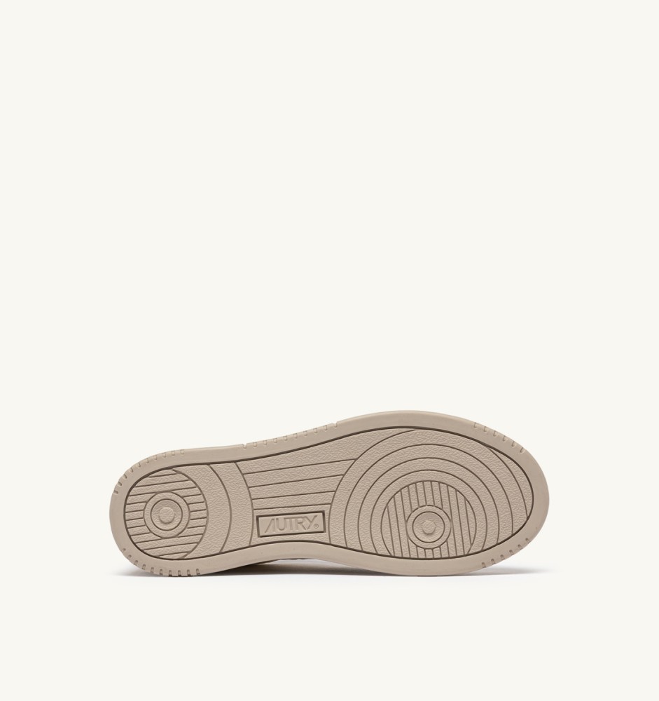 MEDALIST LOW IN FIG AND SILVER LEATHER