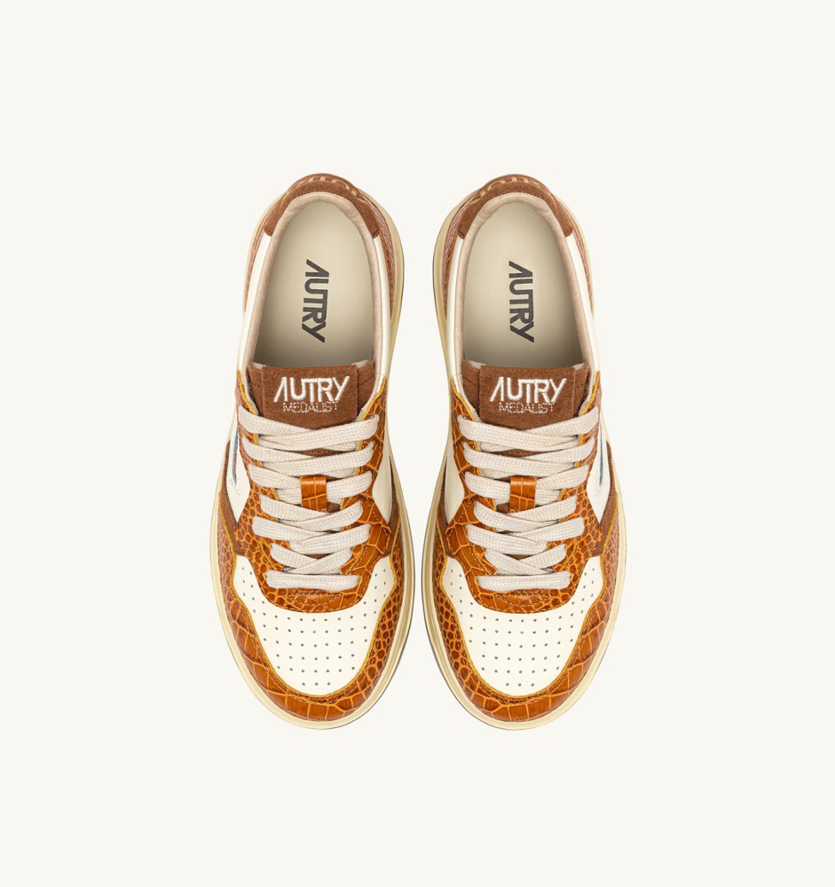 MEDALIST LOW IN MARSHMALLOW AND KENYA LEATHER